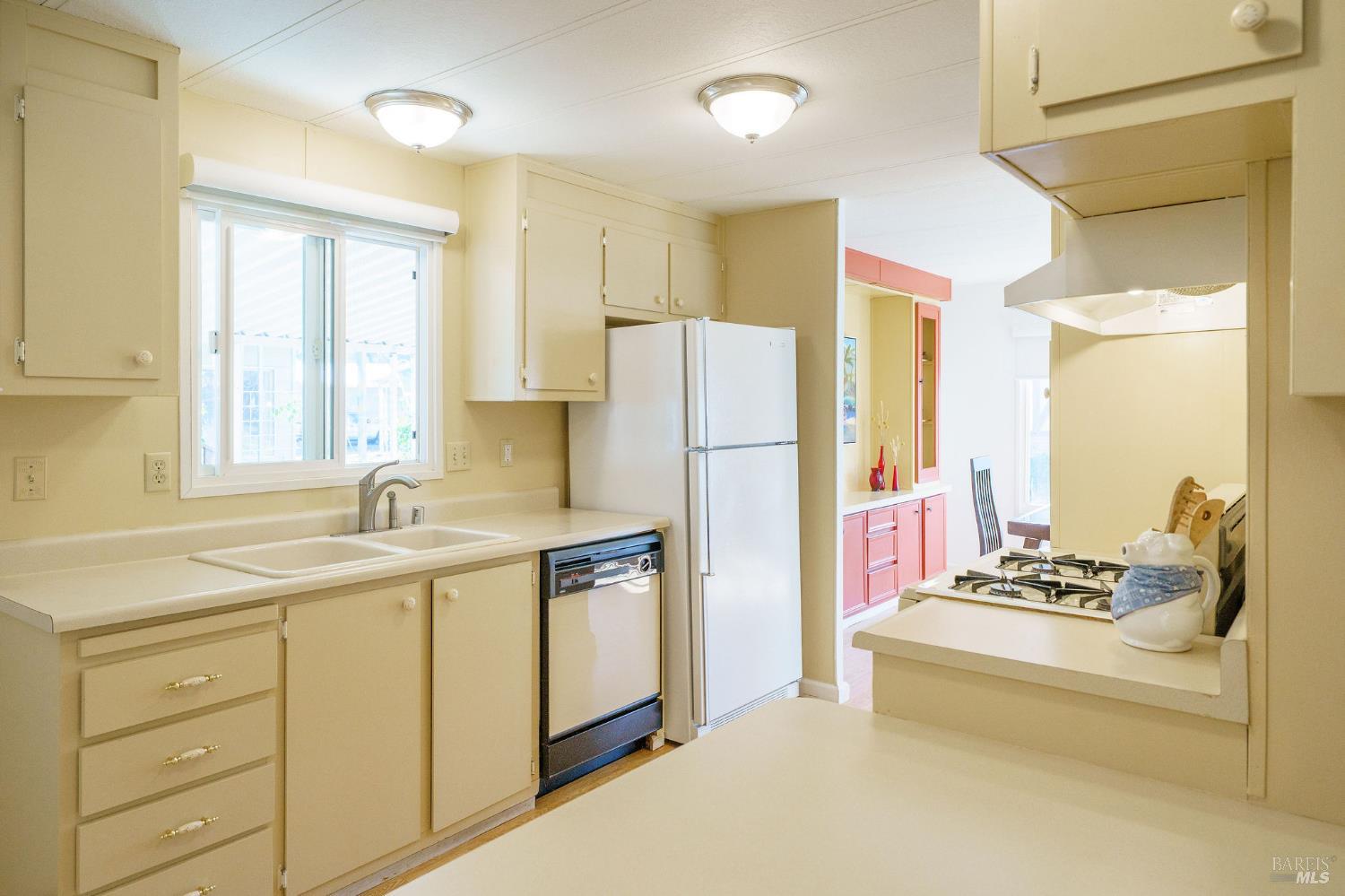 Detail Gallery Image 7 of 23 For 2412 Foothill Blvd 166, Calistoga,  CA 94515 - 2 Beds | 2 Baths