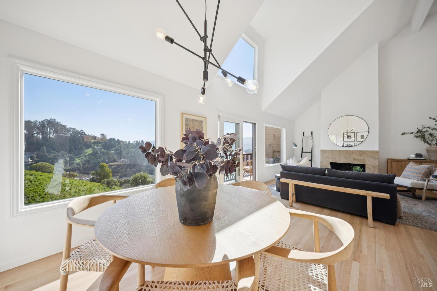Detail Gallery Image 15 of 47 For 100 Milland Dr, Mill Valley,  CA 94941 - 2 Beds | 2/1 Baths