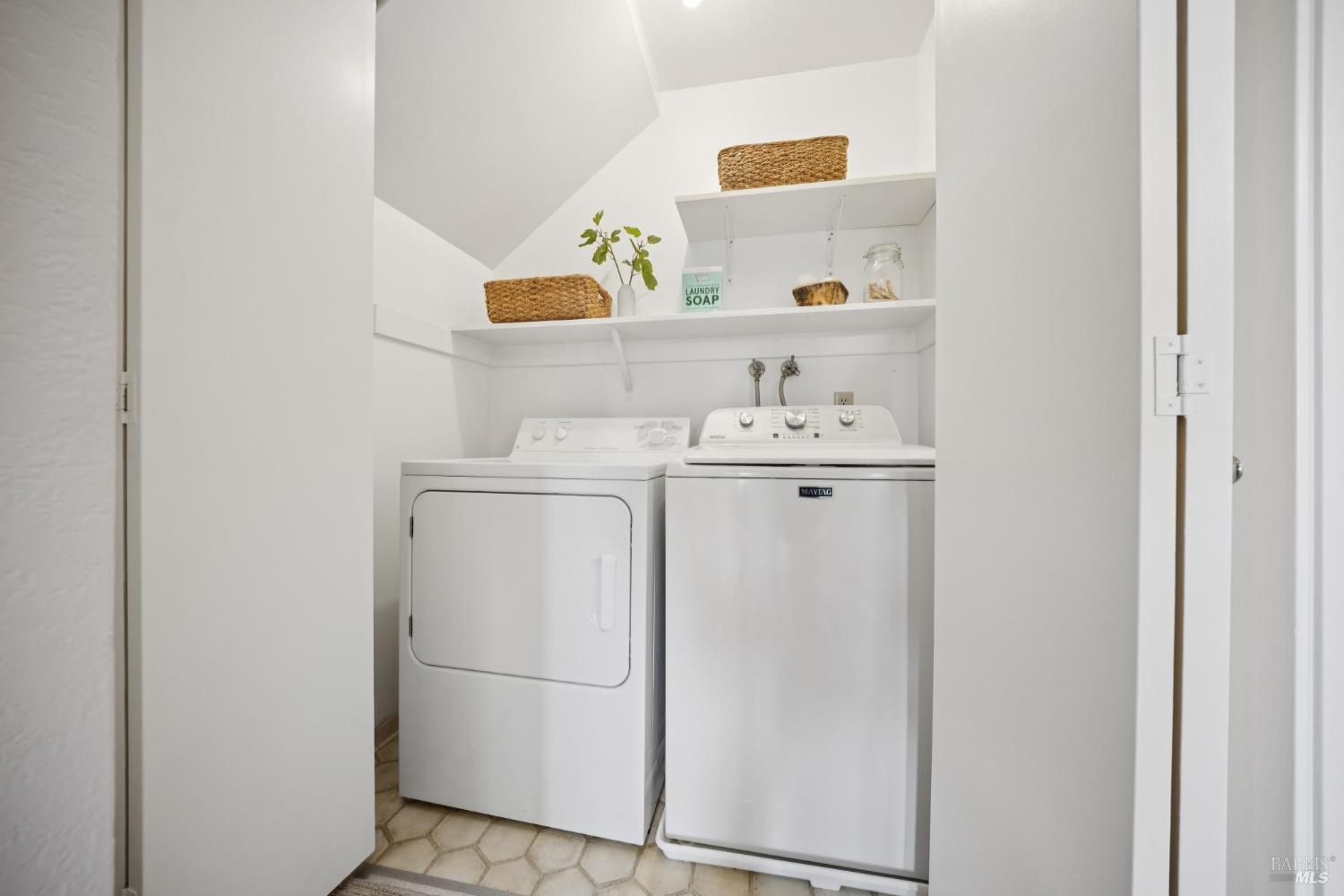 Detail Gallery Image 42 of 47 For 100 Milland Dr, Mill Valley,  CA 94941 - 2 Beds | 2/1 Baths