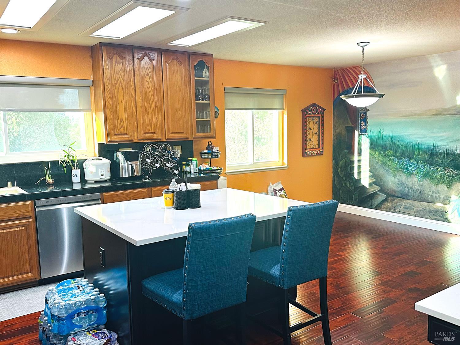 Detail Gallery Image 5 of 54 For 32 Romine Way, Vallejo,  CA 94591 - 5 Beds | 3 Baths