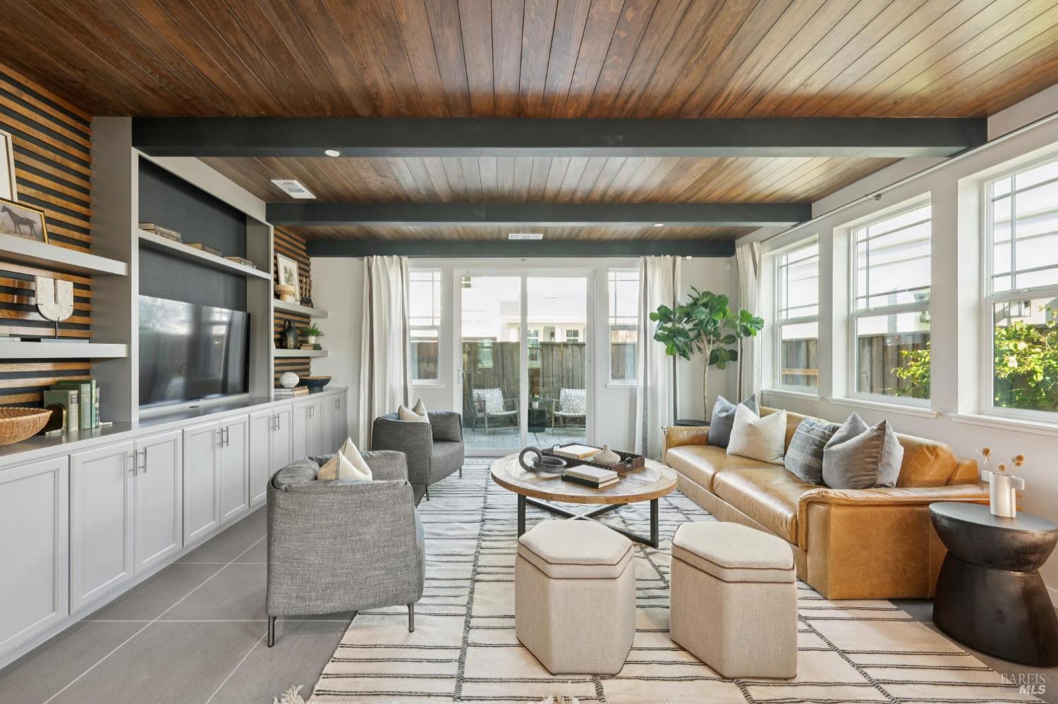 Detail Gallery Image 11 of 78 For 1805 Alvarado St, Petaluma,  CA 94952 - 4 Beds | 3 Baths