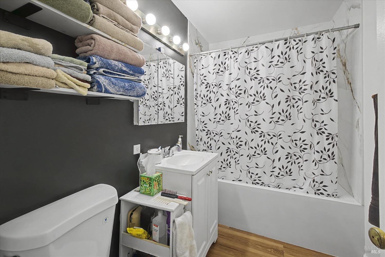 Detail Gallery Image 17 of 31 For 1763 E St, Napa,  CA 94559 - 2 Beds | 1 Baths