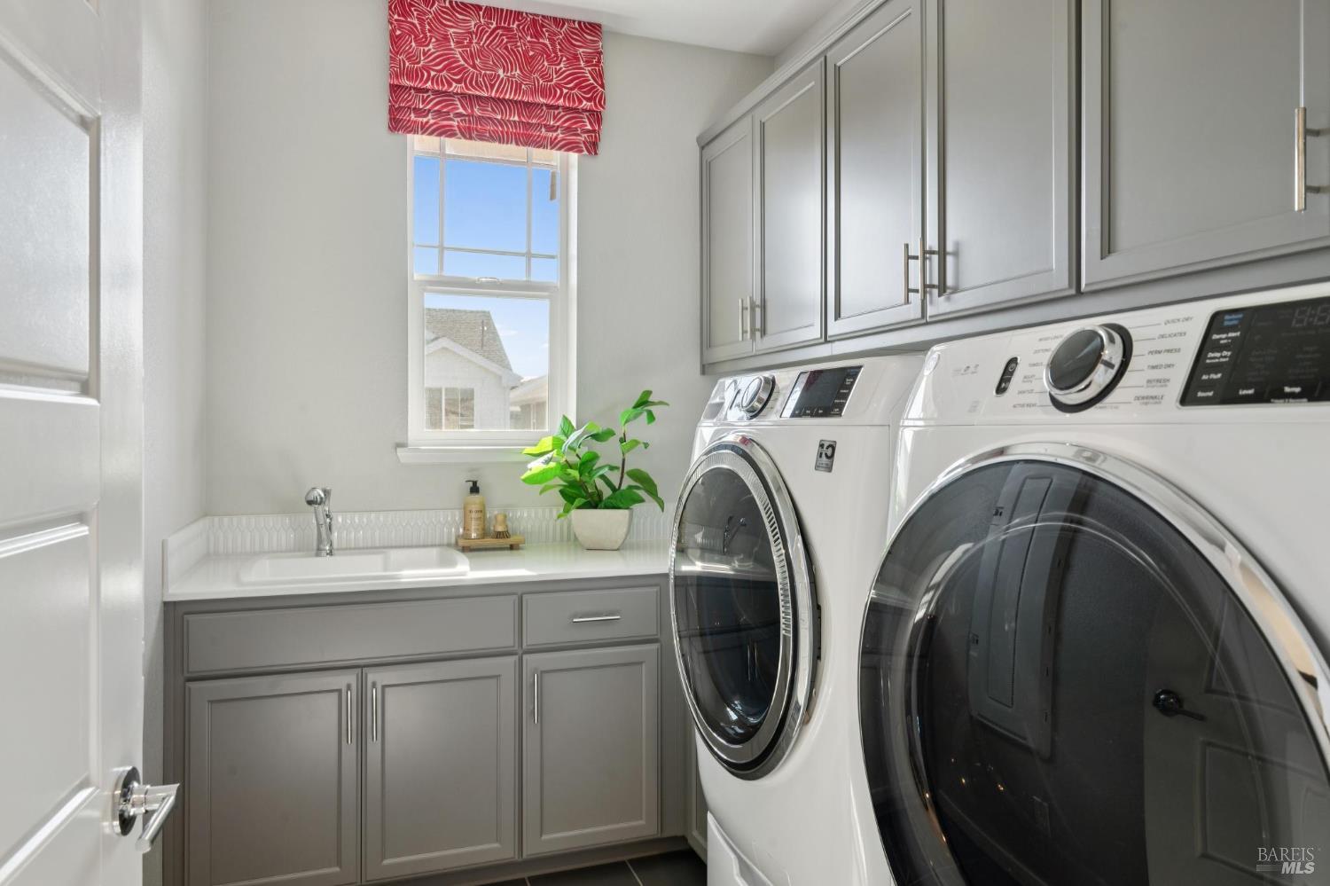 Detail Gallery Image 53 of 78 For 1805 Alvarado St, Petaluma,  CA 94952 - 4 Beds | 3 Baths