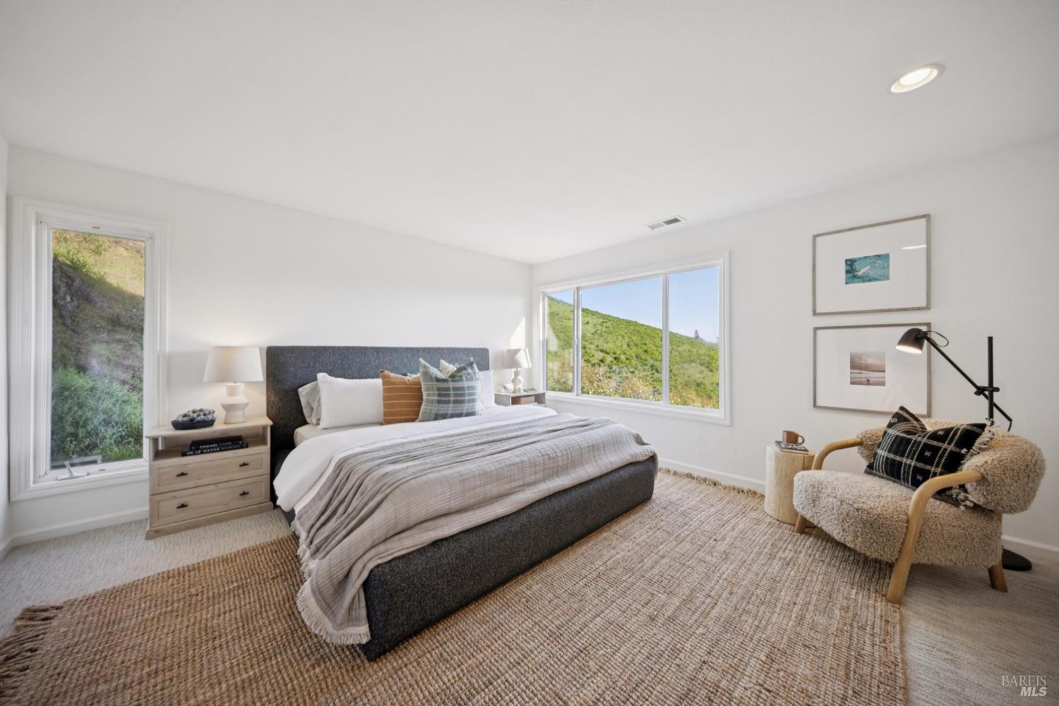 Detail Gallery Image 30 of 47 For 100 Milland Dr, Mill Valley,  CA 94941 - 2 Beds | 2/1 Baths