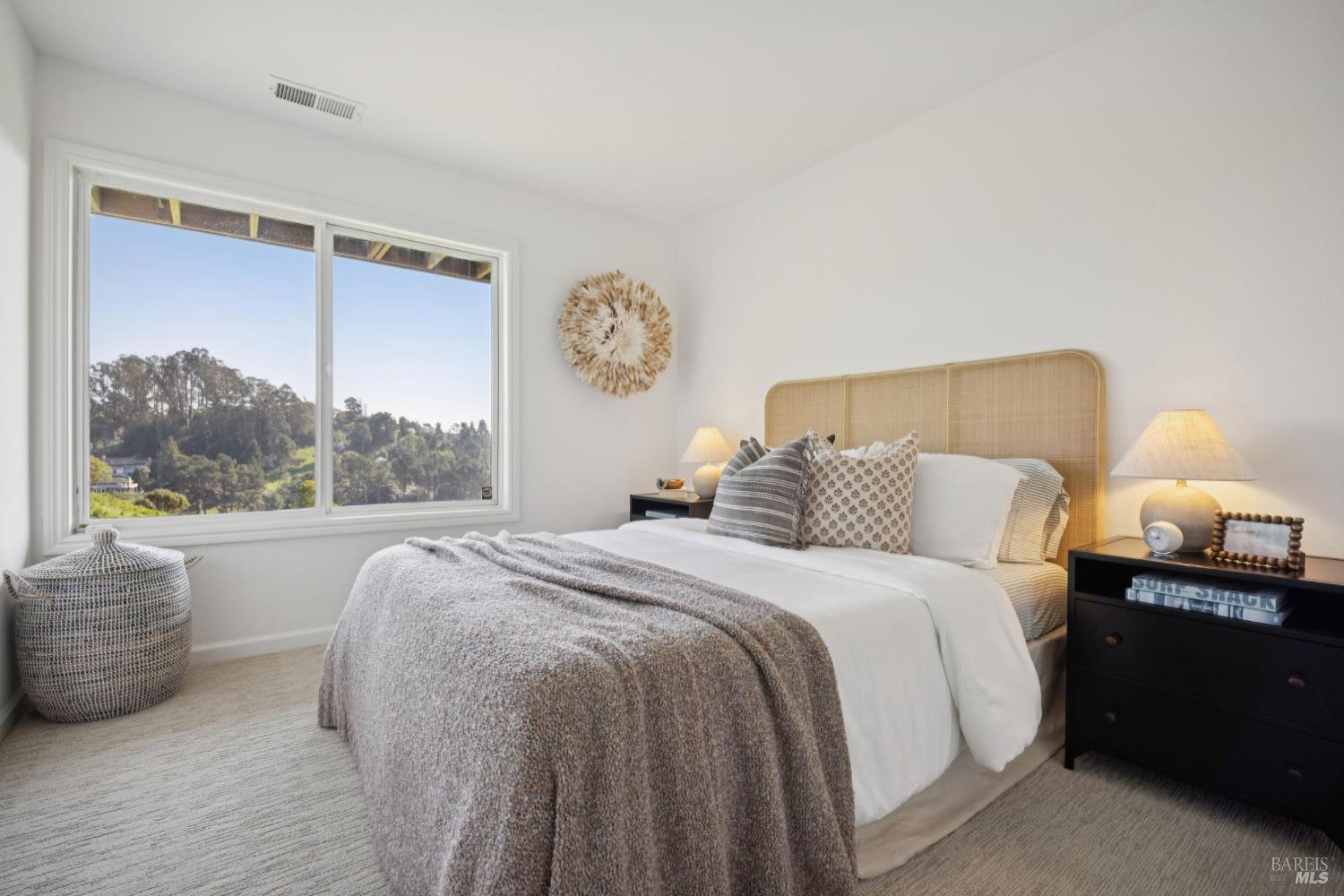 Detail Gallery Image 37 of 47 For 100 Milland Dr, Mill Valley,  CA 94941 - 2 Beds | 2/1 Baths