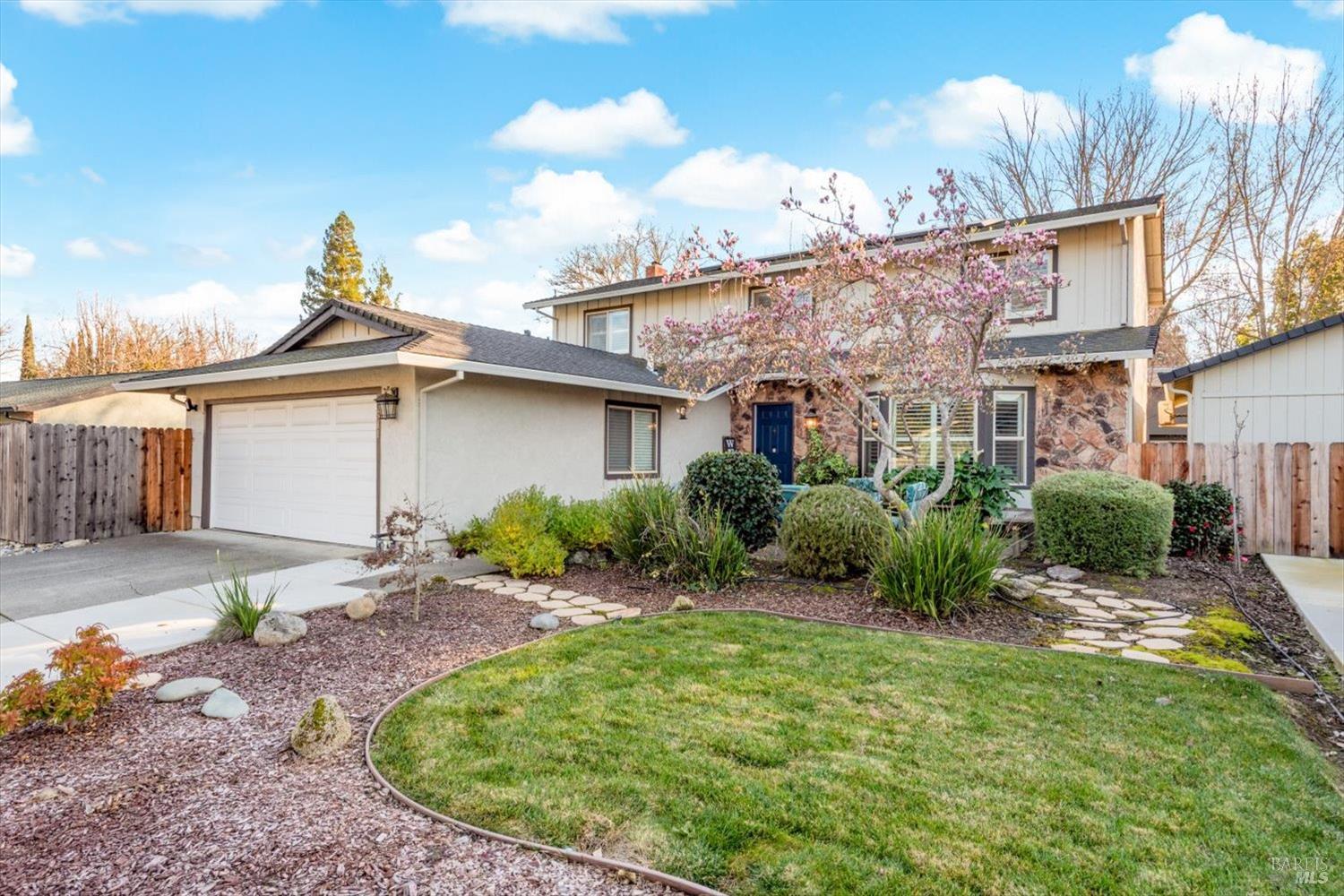 Detail Gallery Image 3 of 65 For 3511 Norwalk Pl, Fairfield,  CA 94534 - 5 Beds | 3 Baths