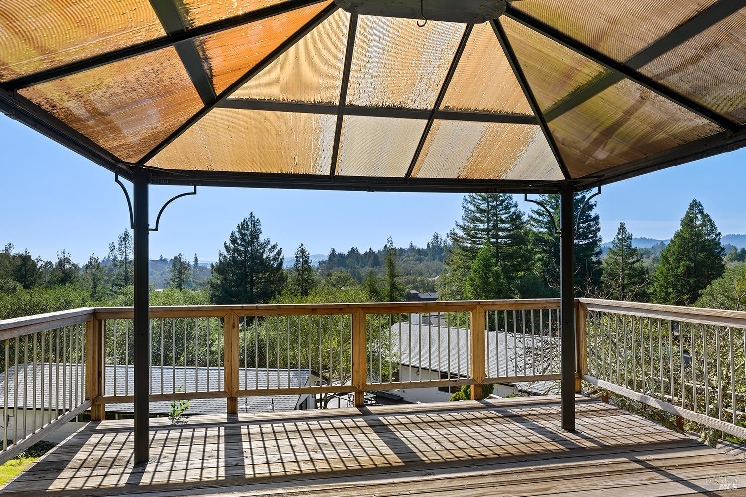 Detail Gallery Image 44 of 48 For 210 Burgundy Rd, Healdsburg,  CA 95448 - 3 Beds | 3 Baths