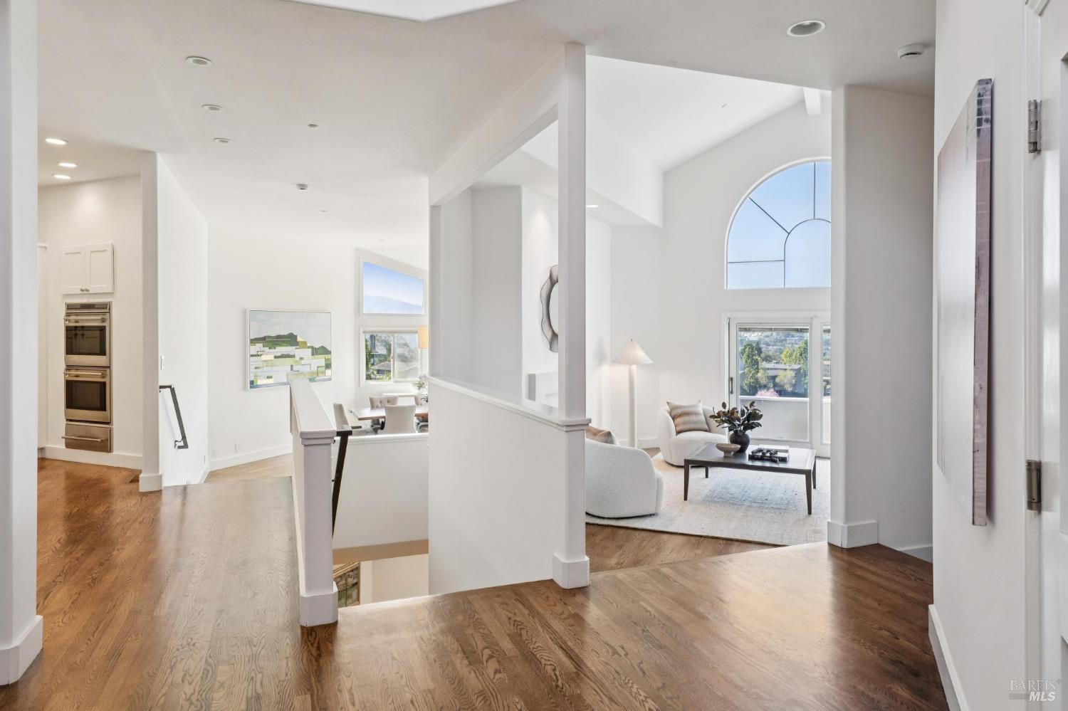 Detail Gallery Image 6 of 51 For 13 Upper Cecilia Way, Tiburon,  CA 94920 - 4 Beds | 3/1 Baths