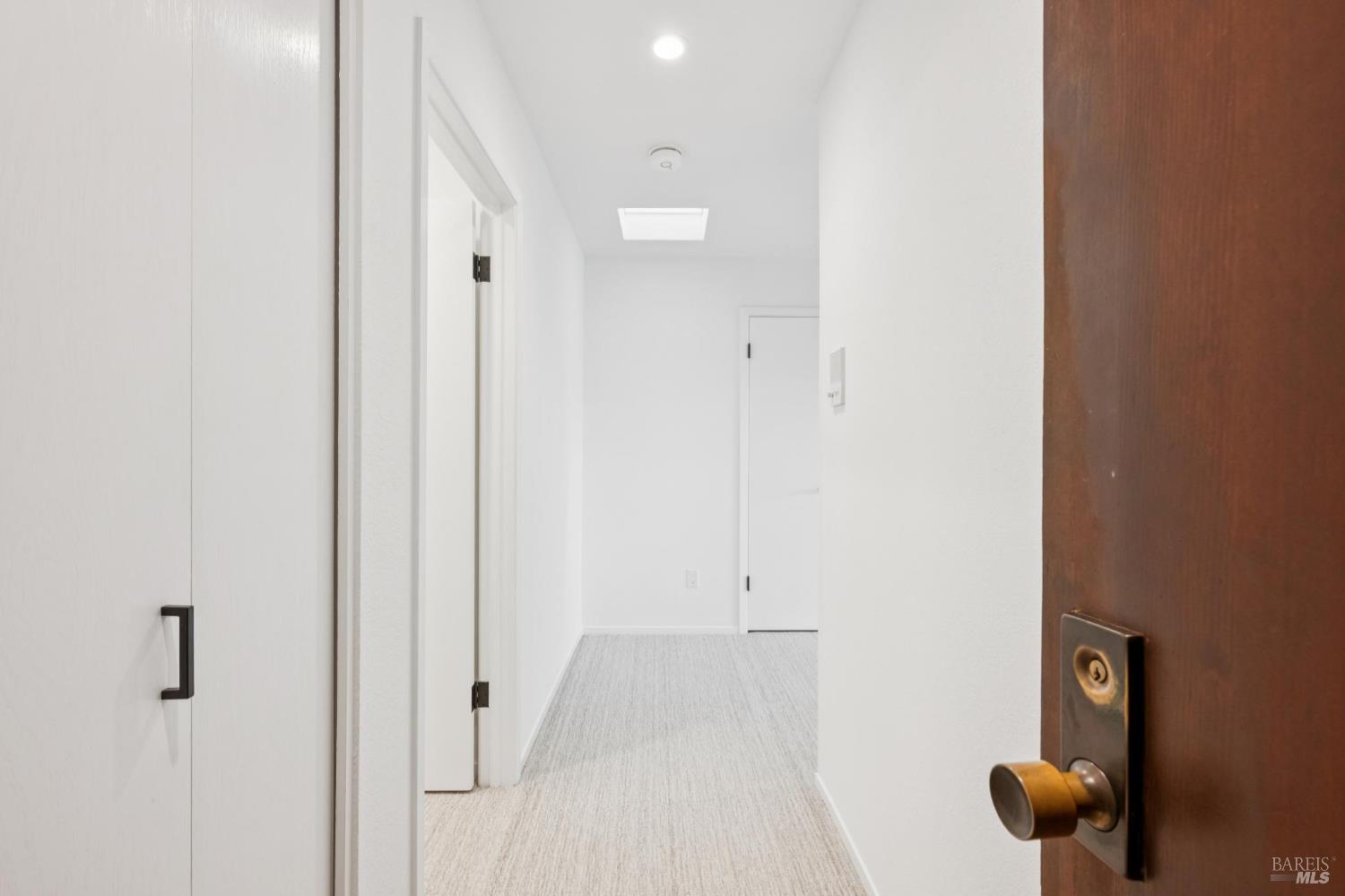 Detail Gallery Image 2 of 39 For 561 Seaver Dr, Mill Valley,  CA 94941 - 1 Beds | 1 Baths