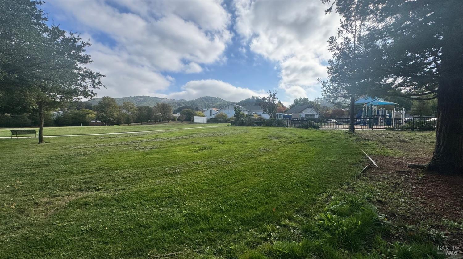 Detail Gallery Image 30 of 36 For 91 Almond Ct, San Rafael,  CA 94903 - 2 Beds | 2/1 Baths