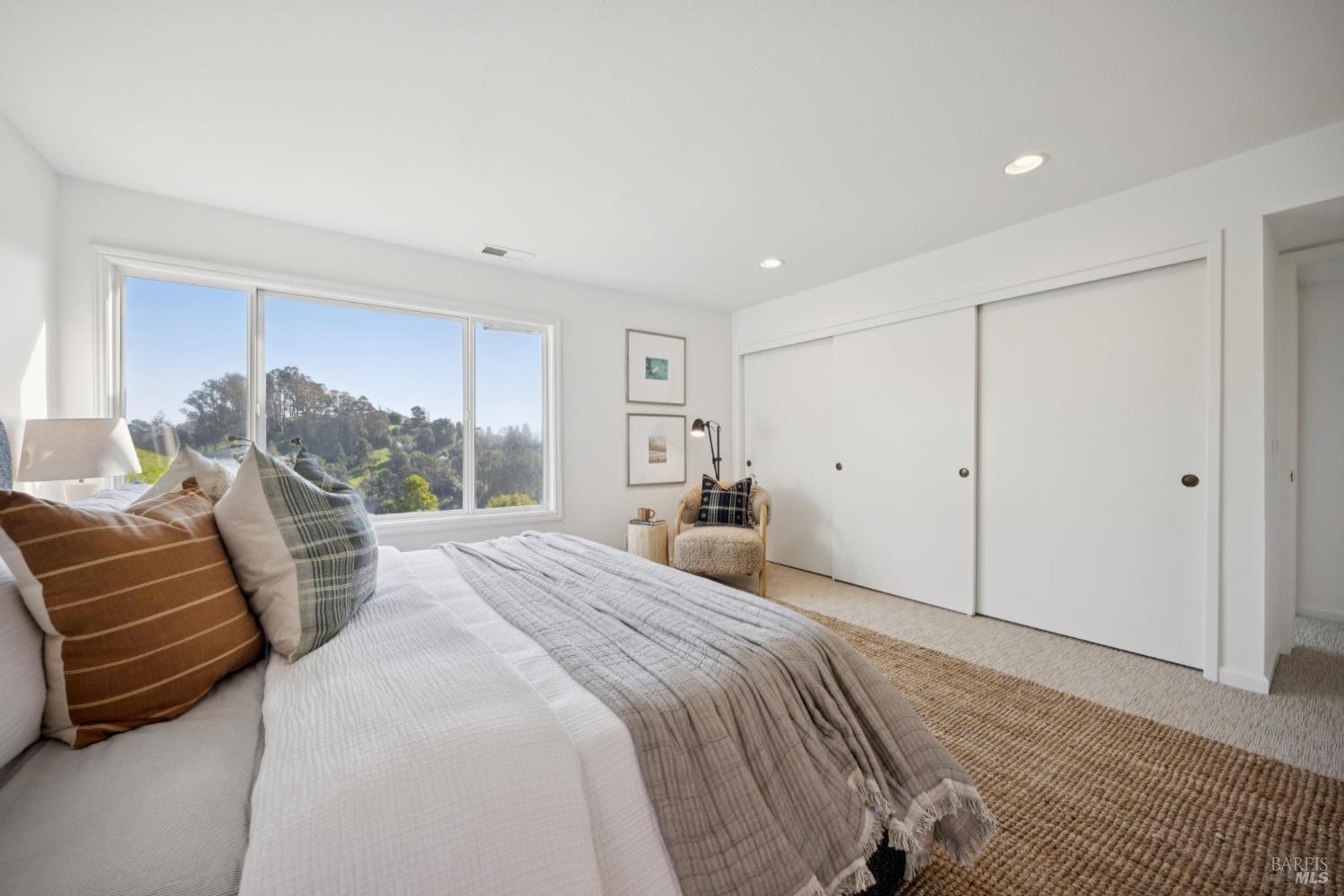 Detail Gallery Image 31 of 47 For 100 Milland Dr, Mill Valley,  CA 94941 - 2 Beds | 2/1 Baths