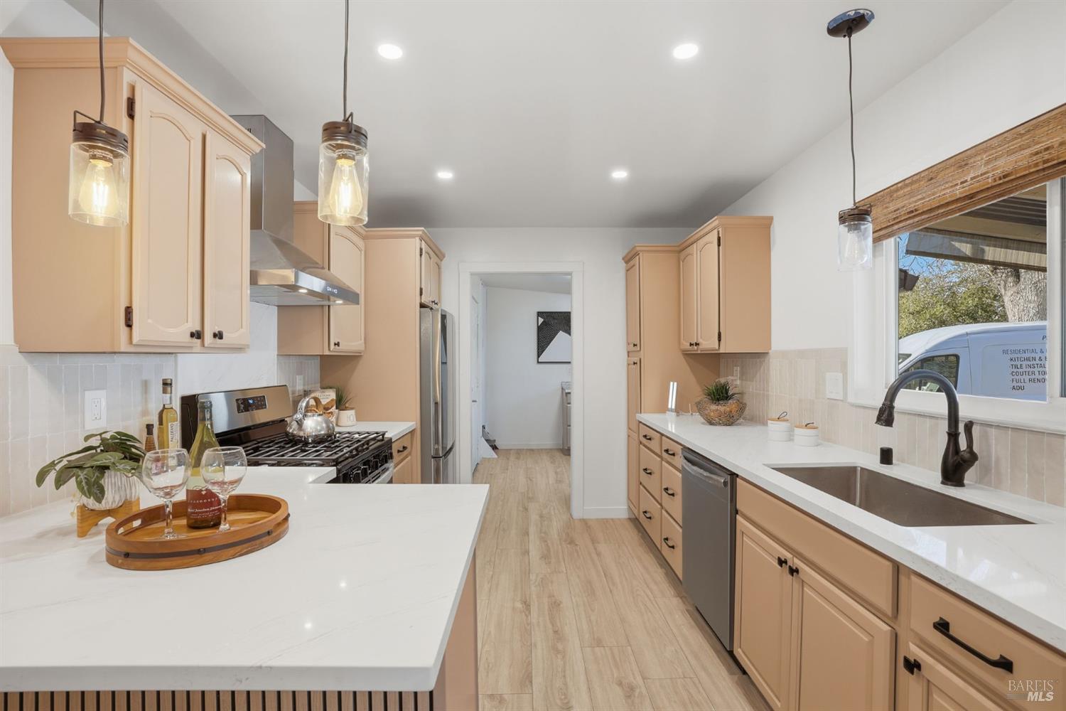 Detail Gallery Image 12 of 34 For 1316 Empire St, Fairfield,  CA 94533 - 3 Beds | 1 Baths