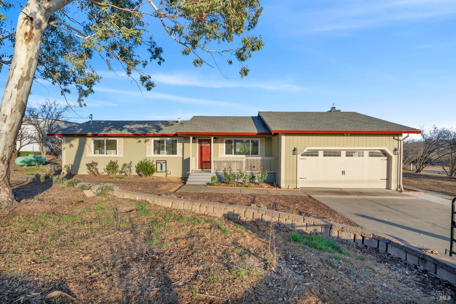 Detail Gallery Image 3 of 93 For 7562 Paddon Rd, Vacaville,  CA 95688 - 3 Beds | 2 Baths