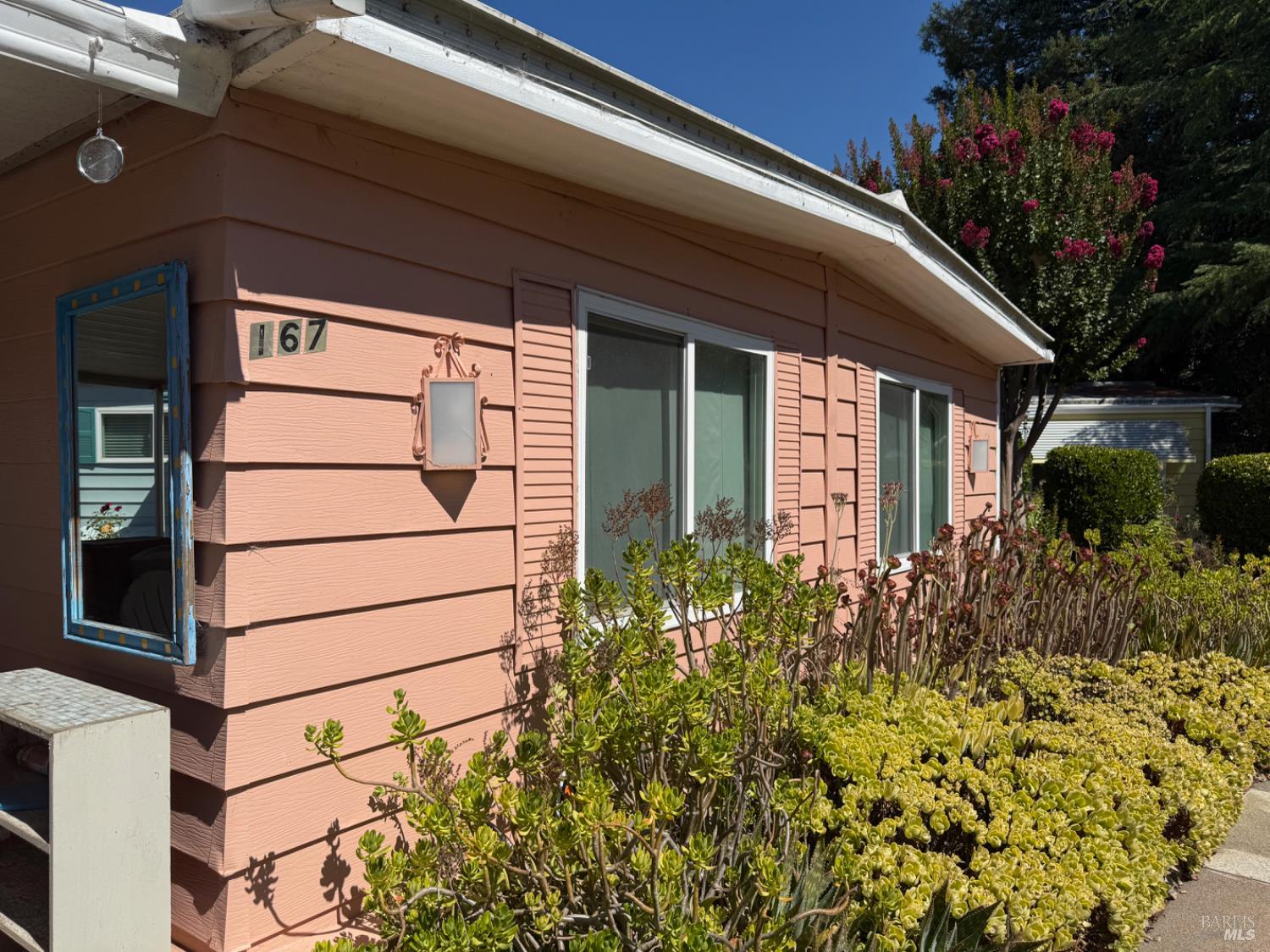 Detail Gallery Image 2 of 27 For 167 Sequoia Cir, Santa Rosa,  CA 95401 - 2 Beds | 1 Baths