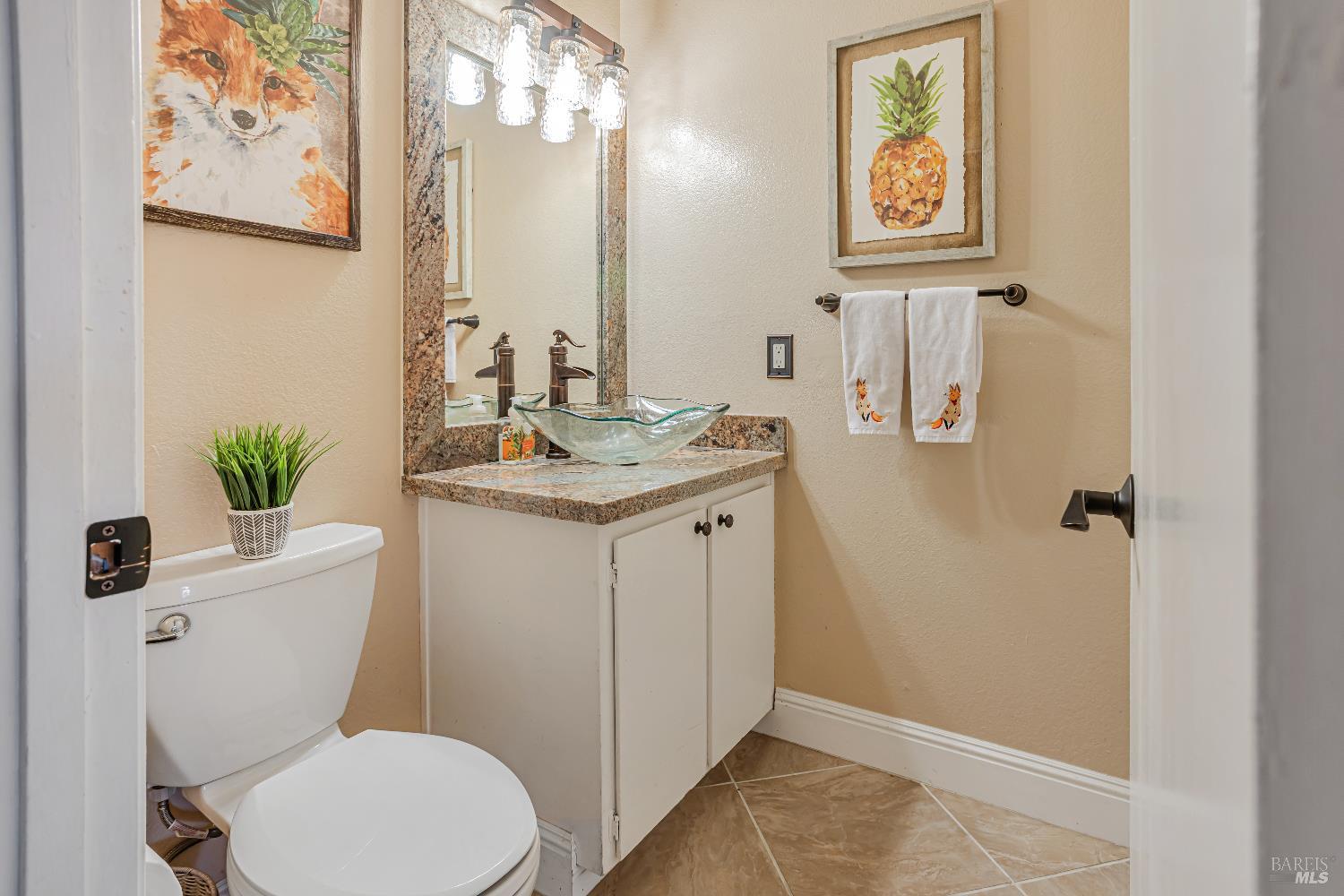 Detail Gallery Image 30 of 36 For 1 Oak Crest Ct #D,  Novato,  CA 94947 - 3 Beds | 2/1 Baths