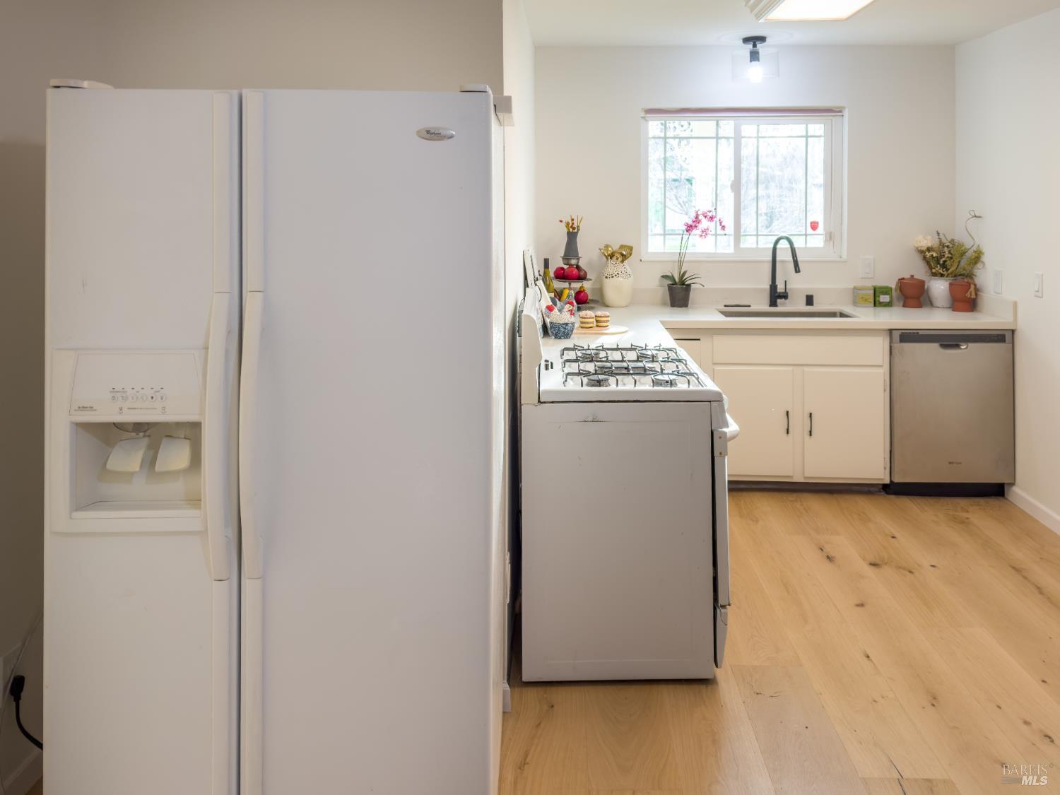 Detail Gallery Image 5 of 37 For 1880 Clayton Way, Concord,  CA 94519 - 4 Beds | 3 Baths