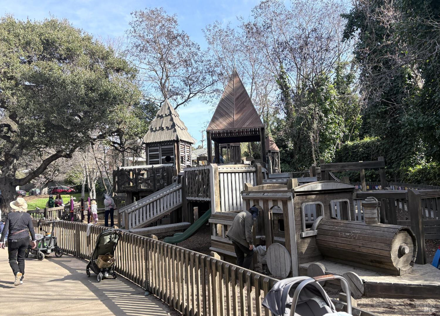 Detail Gallery Image 23 of 24 For 5242 Miles Ave #APT C,  Oakland,  CA 94618 - 2 Beds | 1 Baths