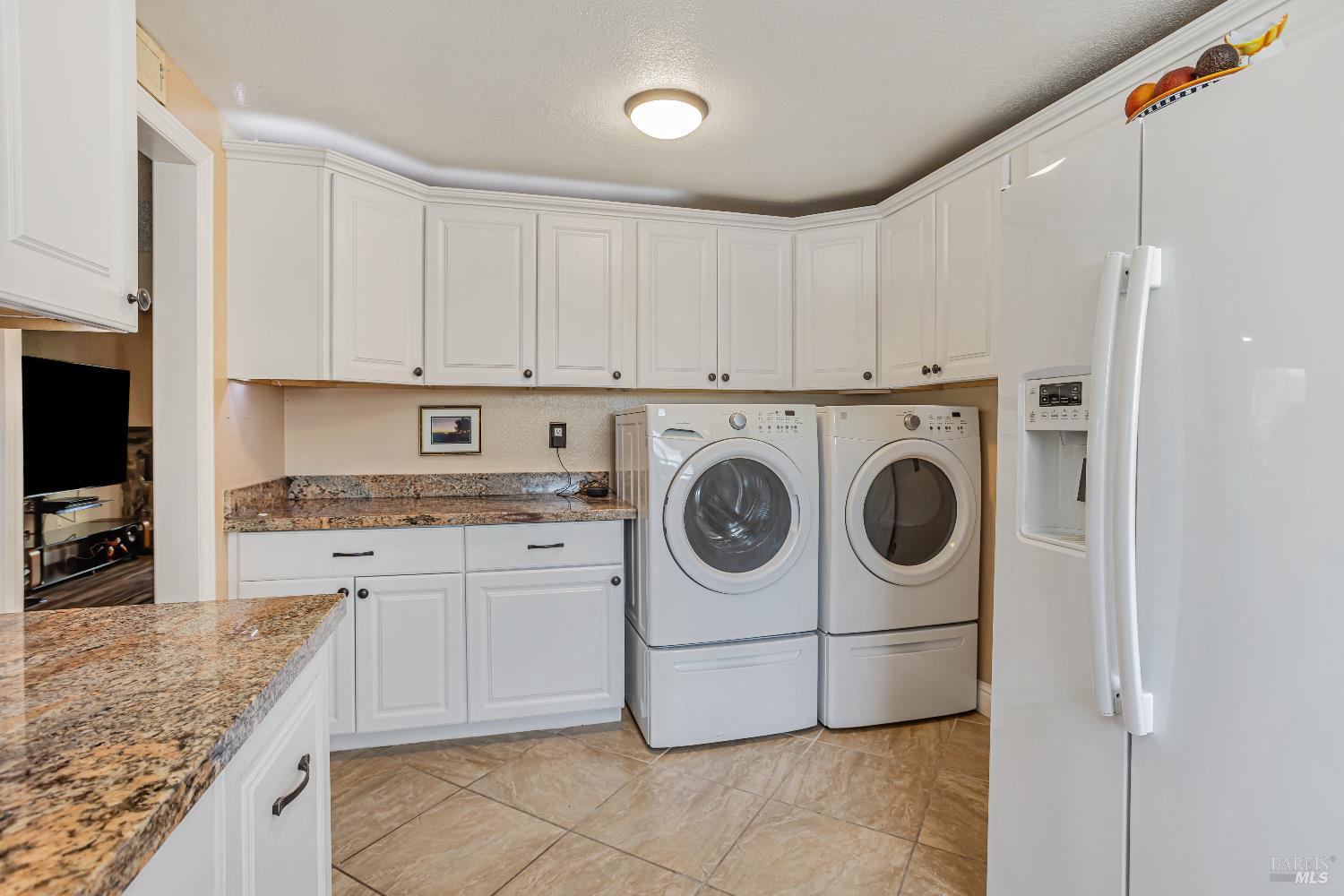 Detail Gallery Image 31 of 36 For 1 Oak Crest Ct #D,  Novato,  CA 94947 - 3 Beds | 2/1 Baths