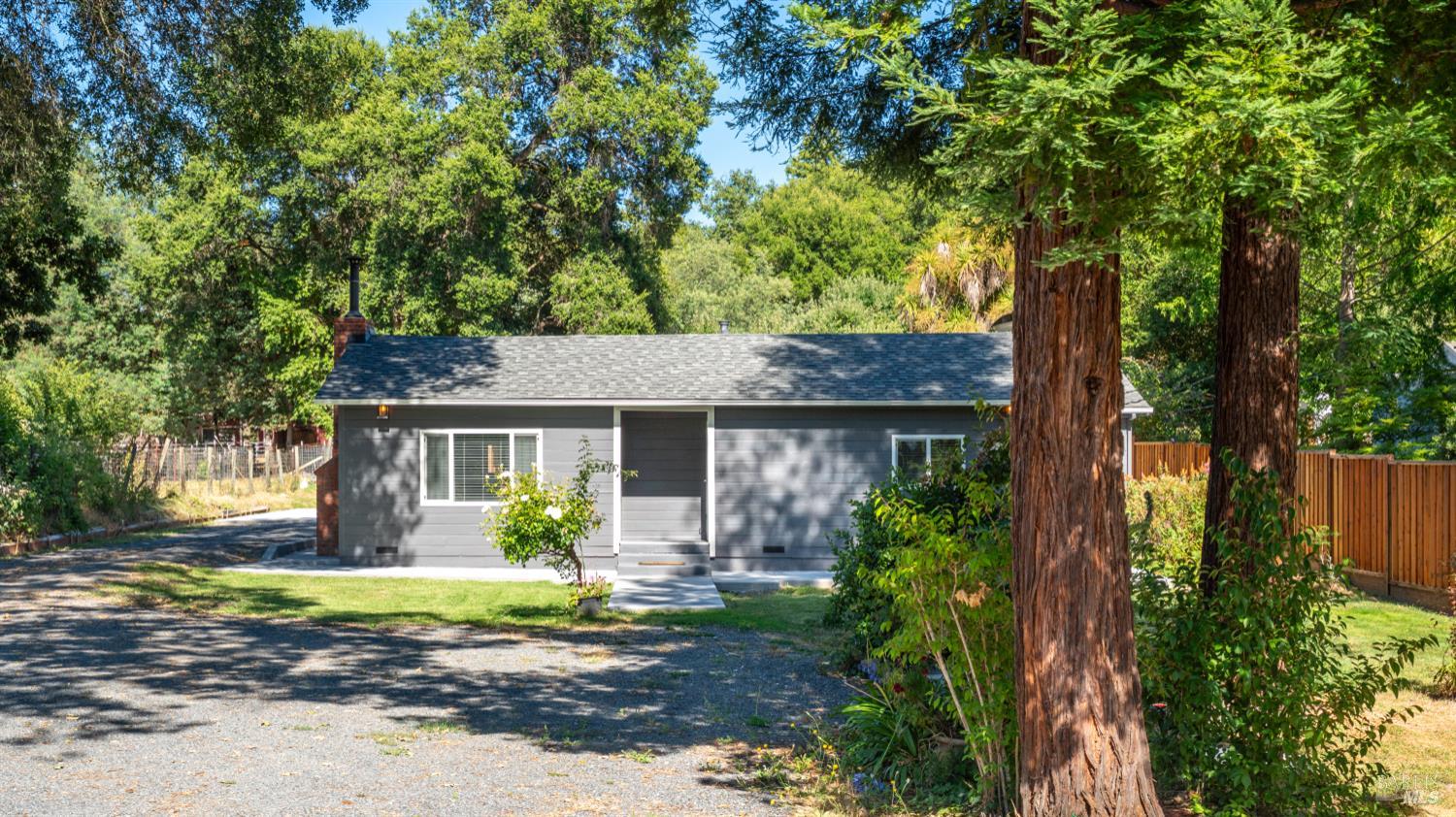 Detail Gallery Image 2 of 35 For 1550 Laguna Rd, Santa Rosa,  CA 95401 - 3 Beds | 2 Baths