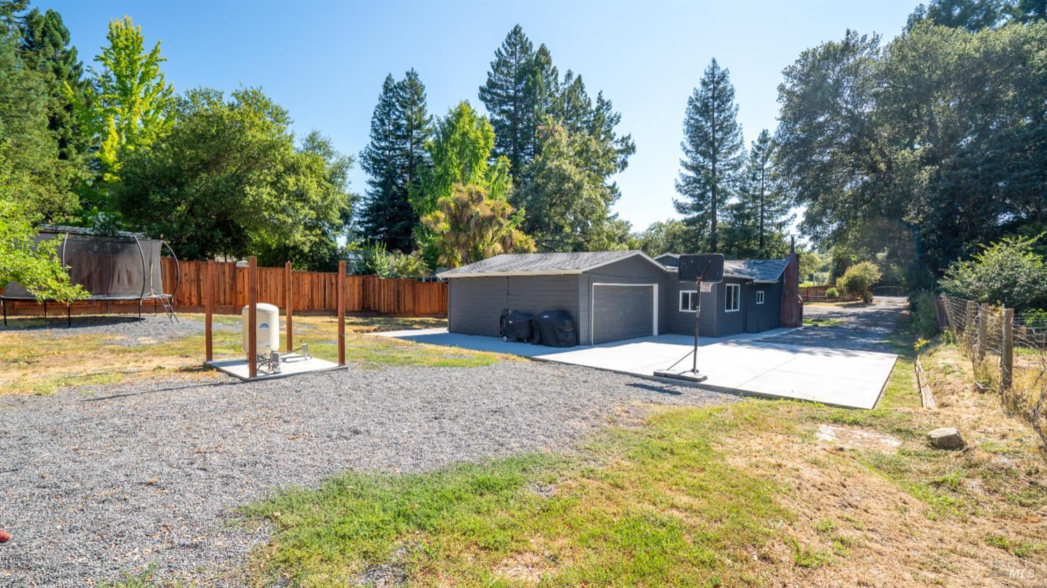 Detail Gallery Image 15 of 35 For 1550 Laguna Rd, Santa Rosa,  CA 95401 - 3 Beds | 2 Baths