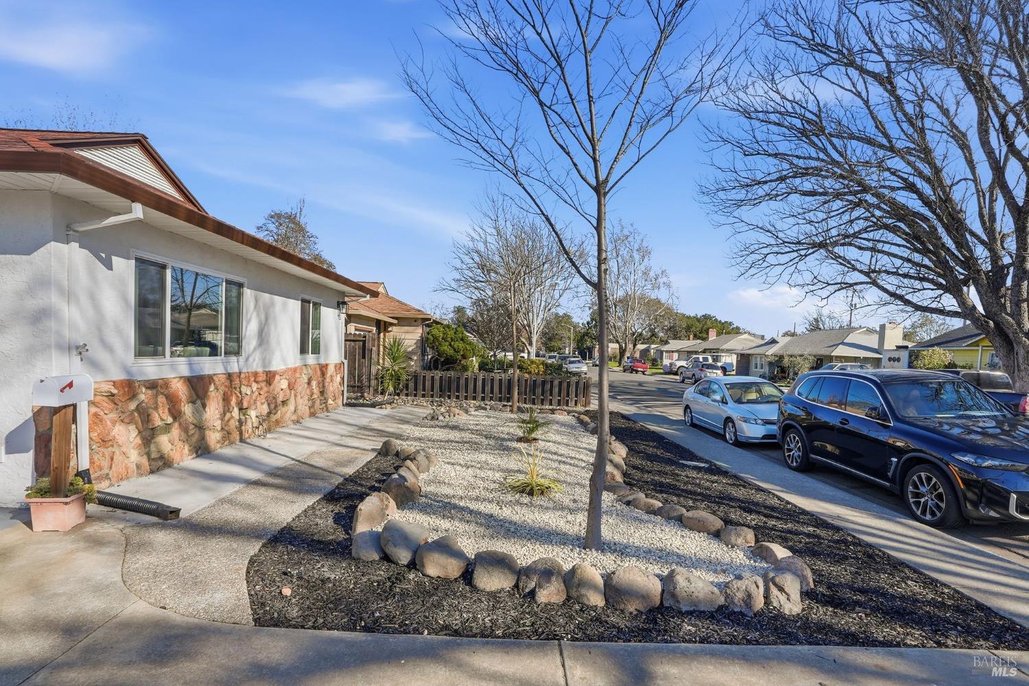 Detail Gallery Image 3 of 34 For 1316 Empire St, Fairfield,  CA 94533 - 3 Beds | 1 Baths