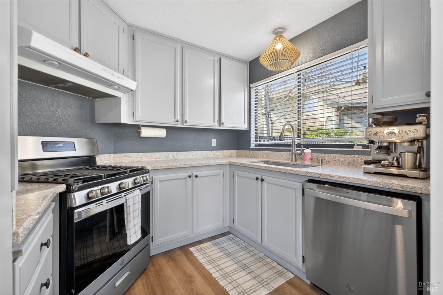 Detail Gallery Image 22 of 48 For 207 Othello Ct, Windsor,  CA 95492 - 4 Beds | 3 Baths