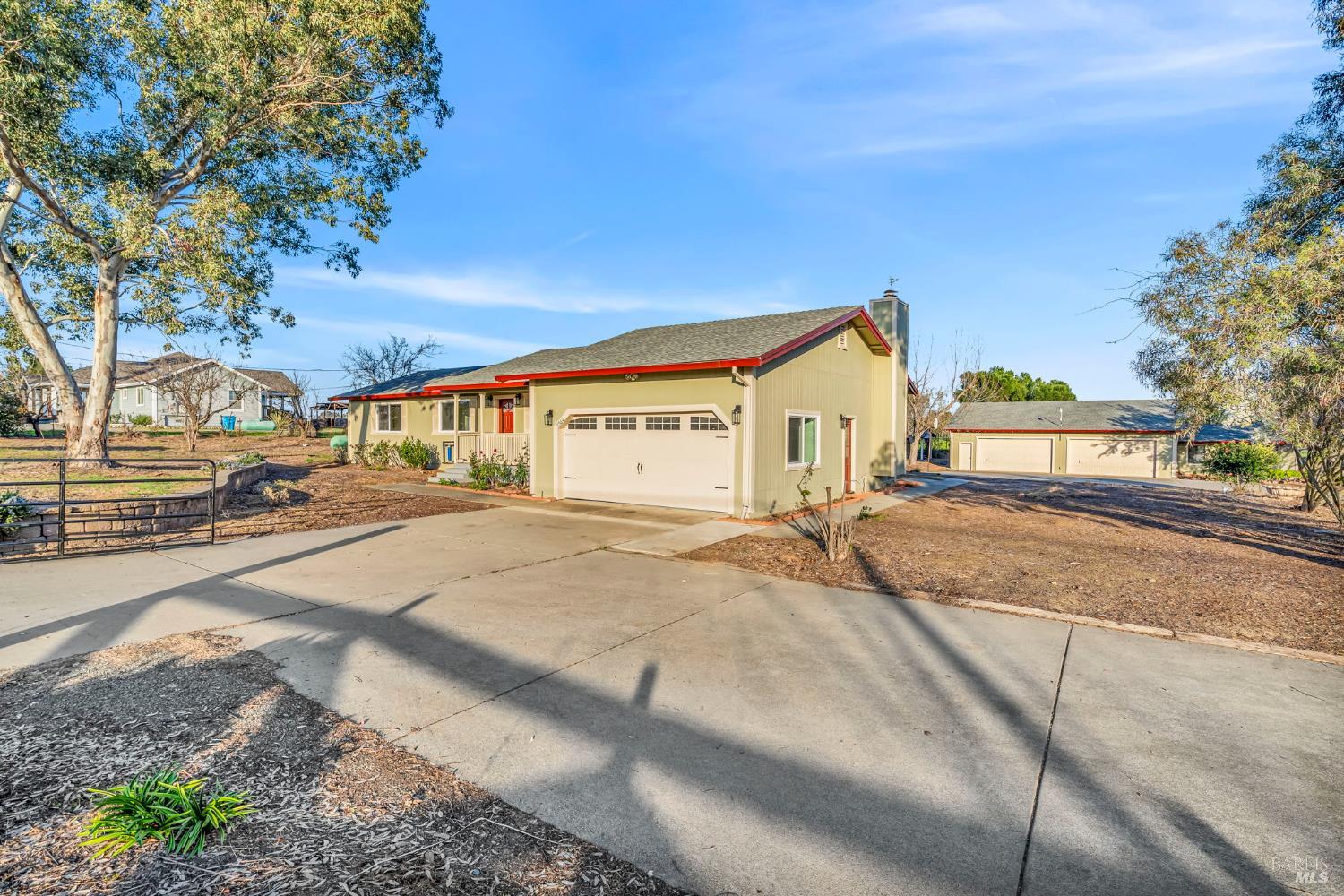 Detail Gallery Image 4 of 93 For 7562 Paddon Rd, Vacaville,  CA 95688 - 3 Beds | 2 Baths