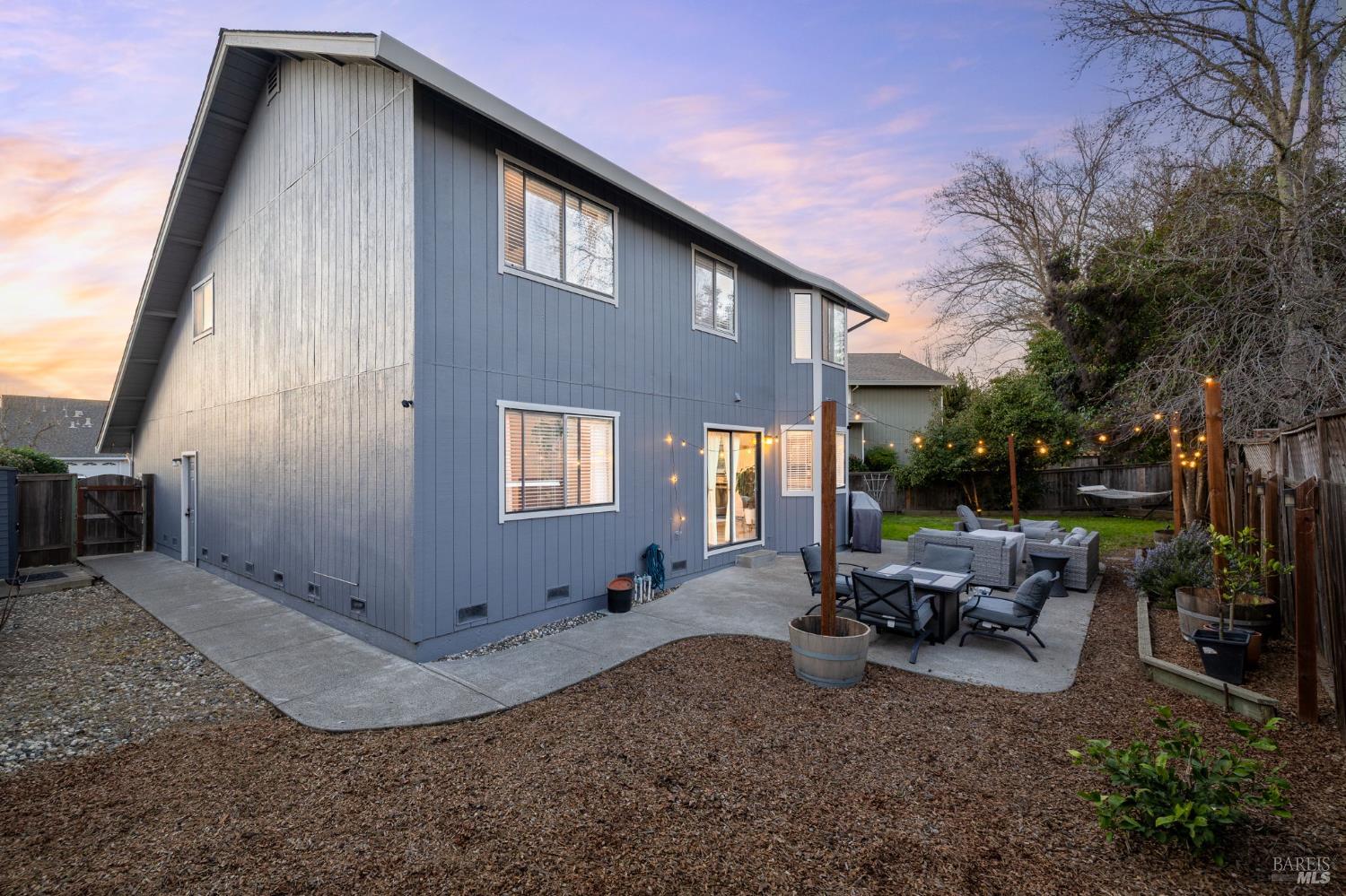 Detail Gallery Image 2 of 48 For 207 Othello Ct, Windsor,  CA 95492 - 4 Beds | 3 Baths