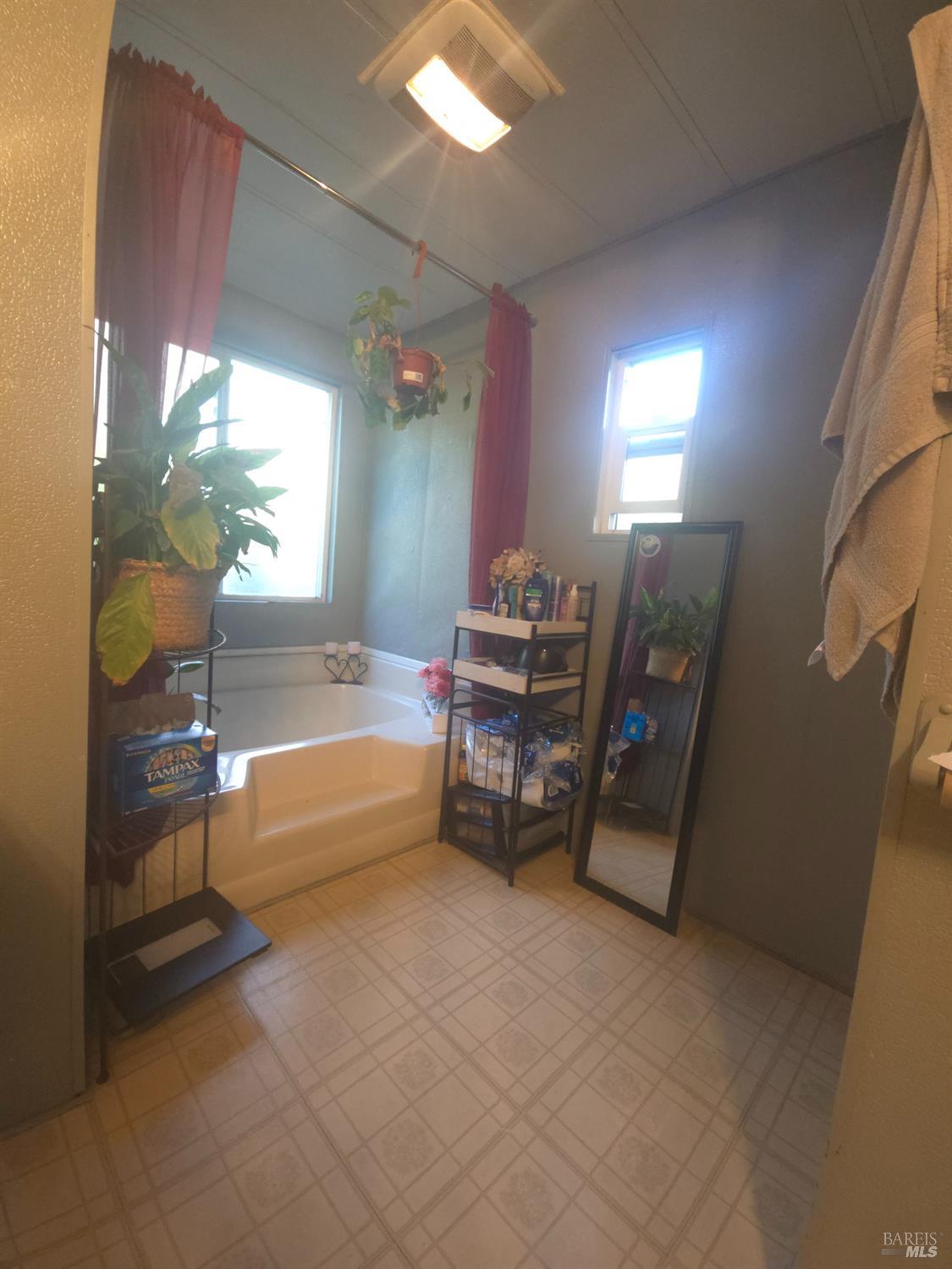 Detail Gallery Image 6 of 11 For 3114 Manzanita Rd, Nice,  CA 95464 - 3 Beds | 2 Baths