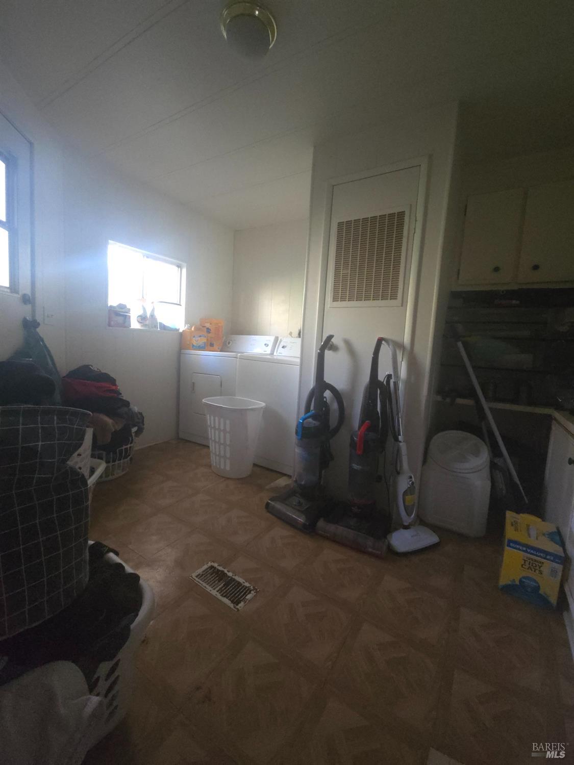 Detail Gallery Image 9 of 11 For 3114 Manzanita Rd, Nice,  CA 95464 - 3 Beds | 2 Baths