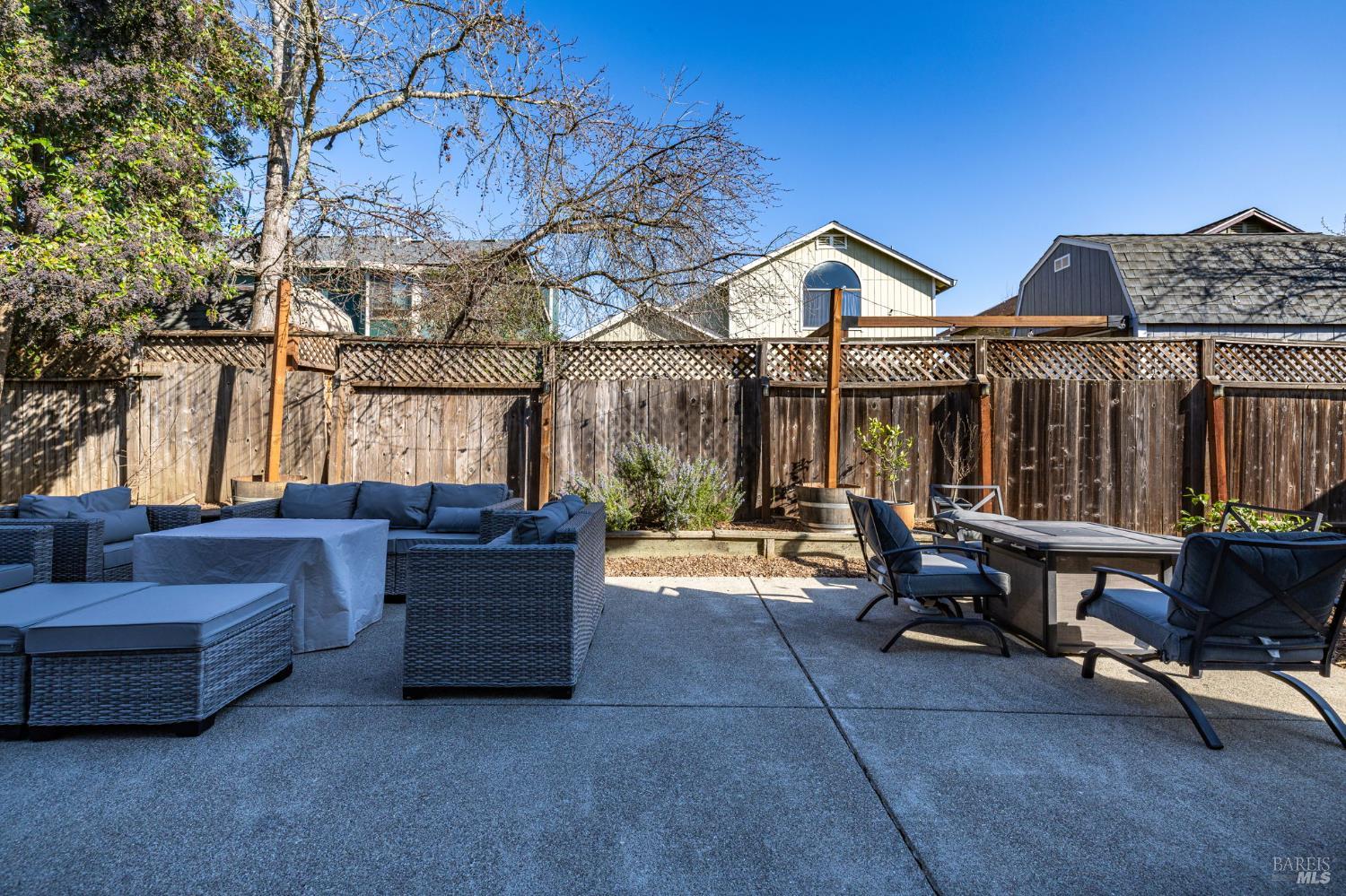 Detail Gallery Image 41 of 48 For 207 Othello Ct, Windsor,  CA 95492 - 4 Beds | 3 Baths