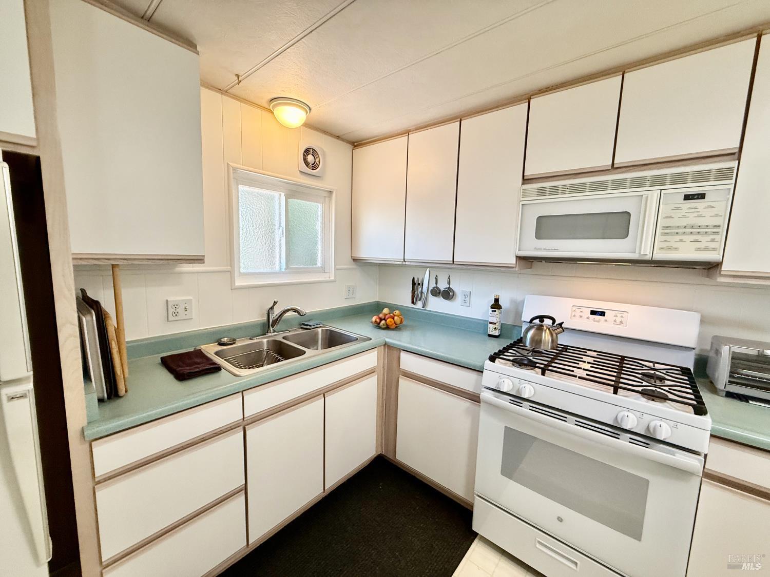 Detail Gallery Image 13 of 27 For 167 Sequoia Cir, Santa Rosa,  CA 95401 - 2 Beds | 1 Baths