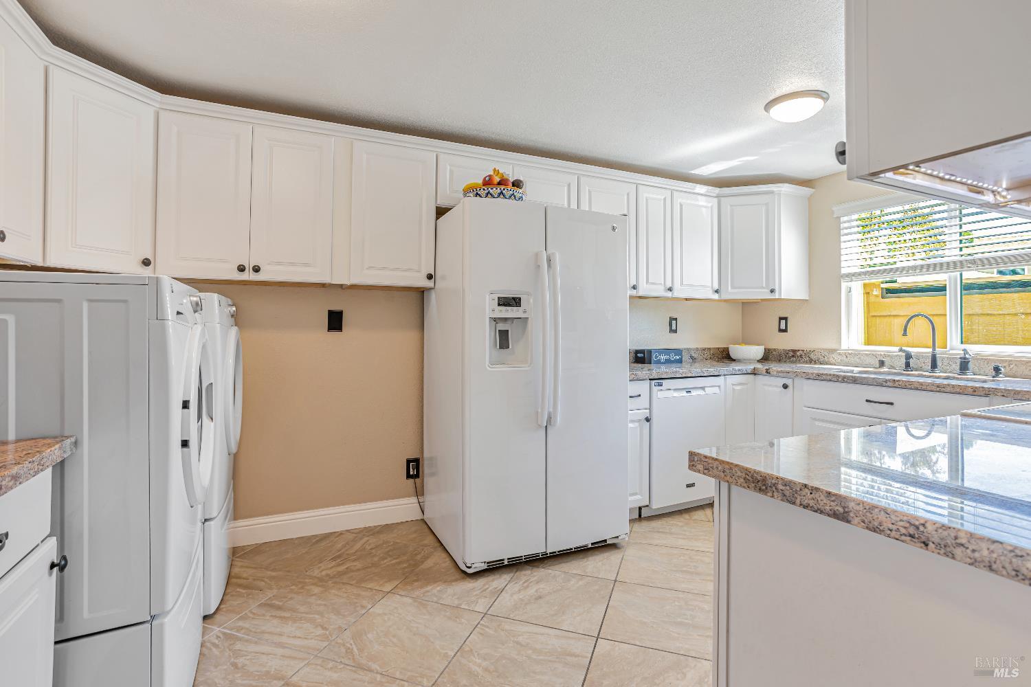 Detail Gallery Image 10 of 36 For 1 Oak Crest Ct #D,  Novato,  CA 94947 - 3 Beds | 2/1 Baths