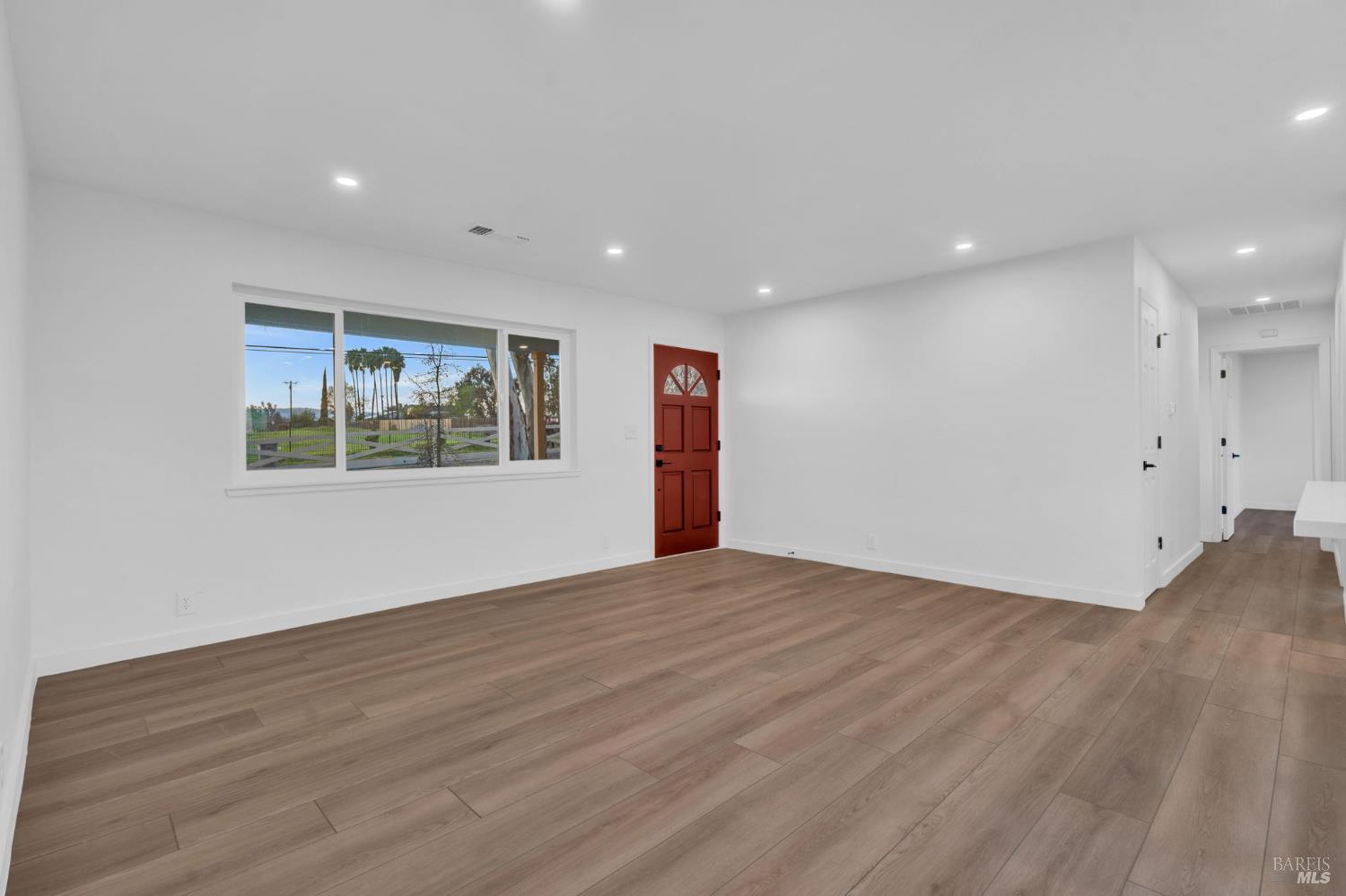 Detail Gallery Image 16 of 93 For 7562 Paddon Rd, Vacaville,  CA 95688 - 3 Beds | 2 Baths