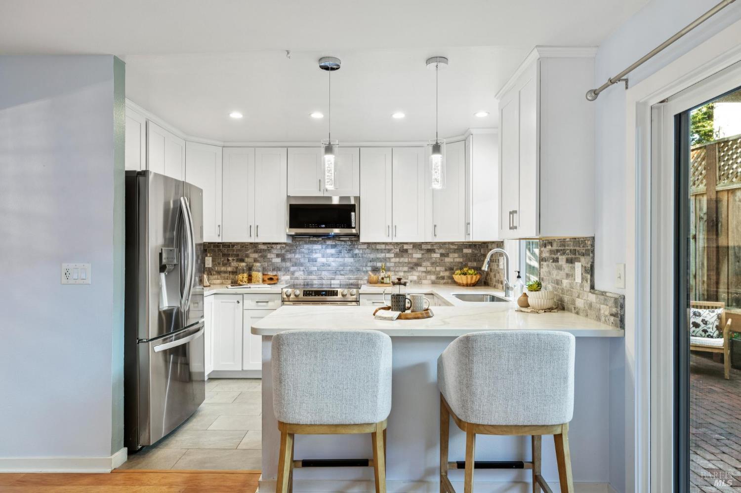 Detail Gallery Image 10 of 32 For 818 2nd St, Sonoma,  CA 95476 - 3 Beds | 2/1 Baths