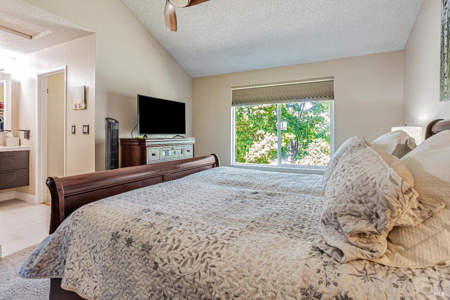 Detail Gallery Image 22 of 36 For 1 Oak Crest Ct #D,  Novato,  CA 94947 - 3 Beds | 2/1 Baths