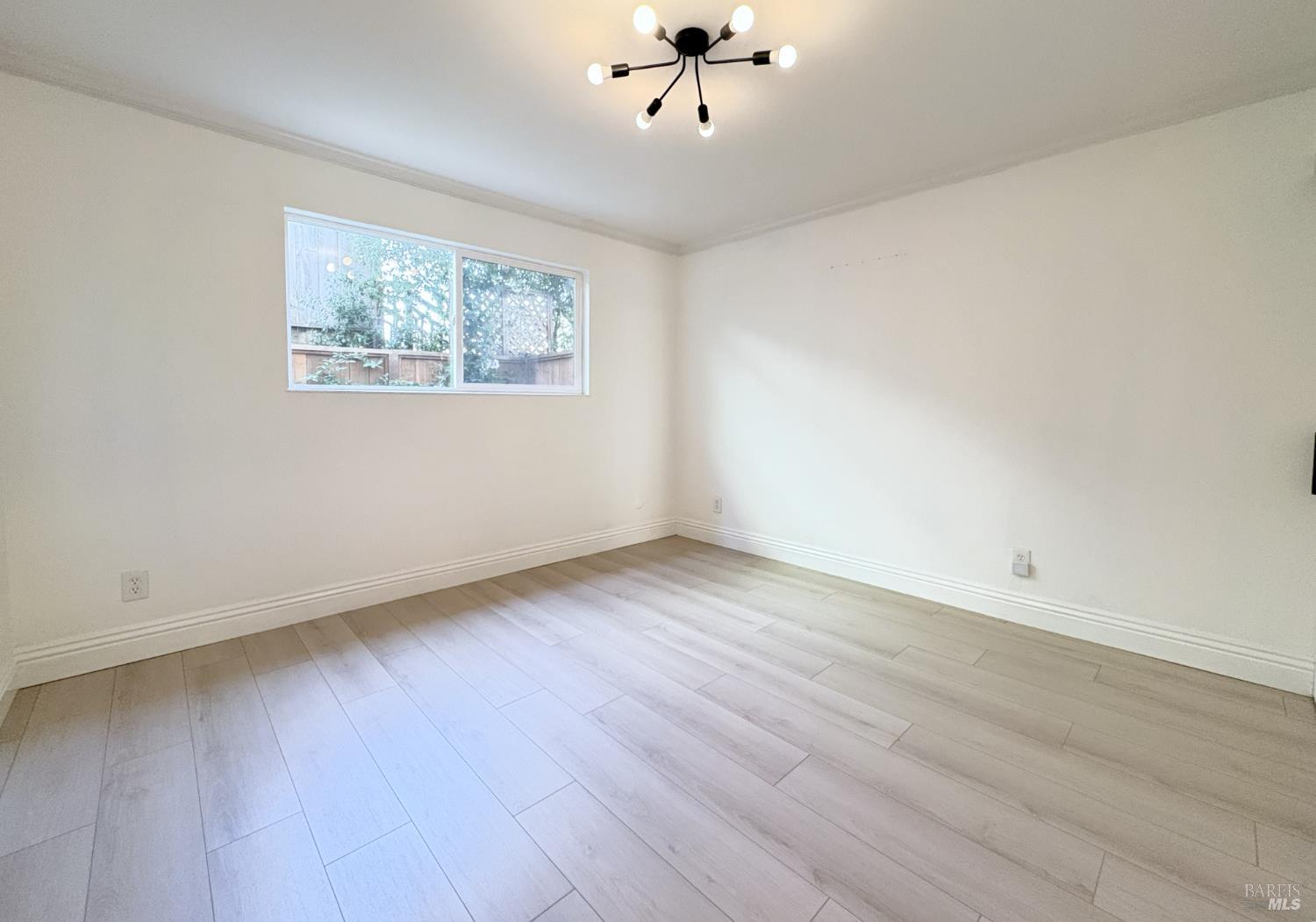 Detail Gallery Image 11 of 24 For 5242 Miles Ave #APT C,  Oakland,  CA 94618 - 2 Beds | 1 Baths