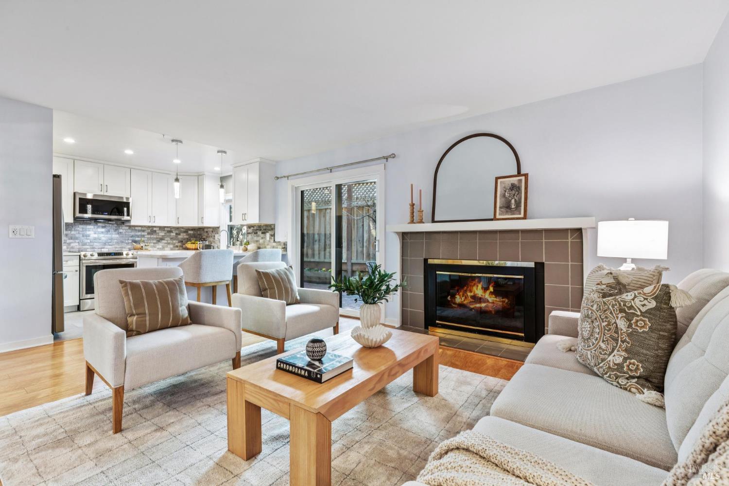 Detail Gallery Image 3 of 32 For 818 2nd St, Sonoma,  CA 95476 - 3 Beds | 2/1 Baths