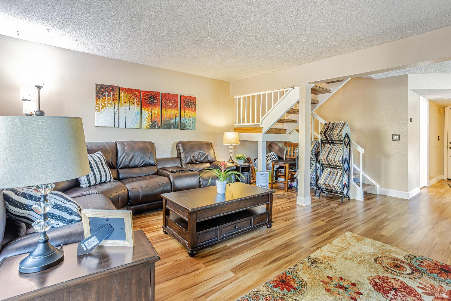 Detail Gallery Image 9 of 36 For 1 Oak Crest Ct #D,  Novato,  CA 94947 - 3 Beds | 2/1 Baths