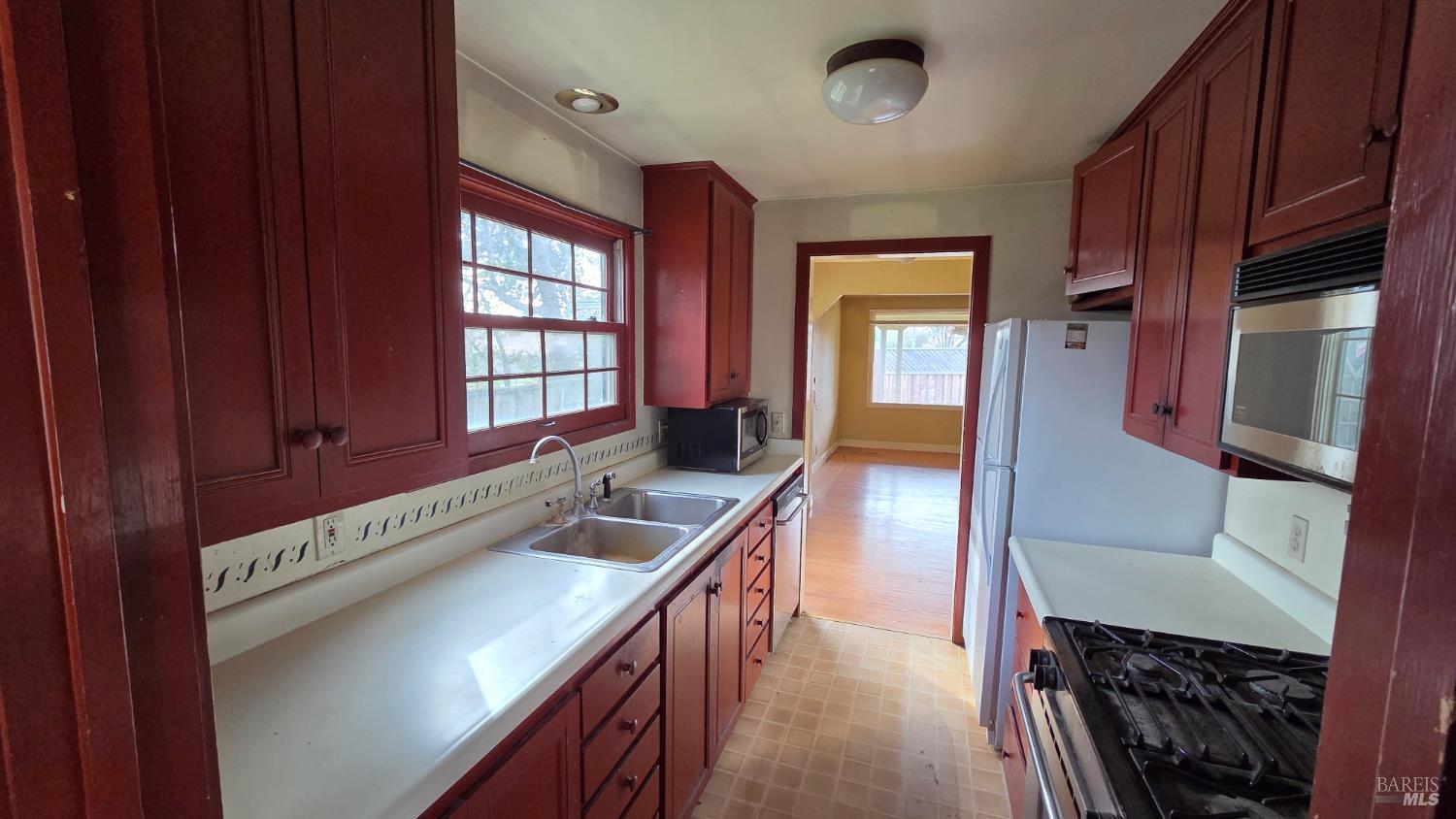 Detail Gallery Image 7 of 19 For 1420 Fulton Rd, Santa Rosa,  CA 95403 - 2 Beds | 1 Baths