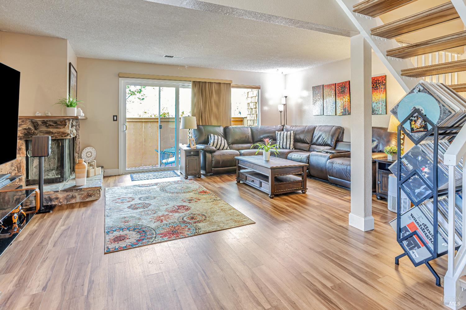 Detail Gallery Image 7 of 36 For 1 Oak Crest Ct #D,  Novato,  CA 94947 - 3 Beds | 2/1 Baths