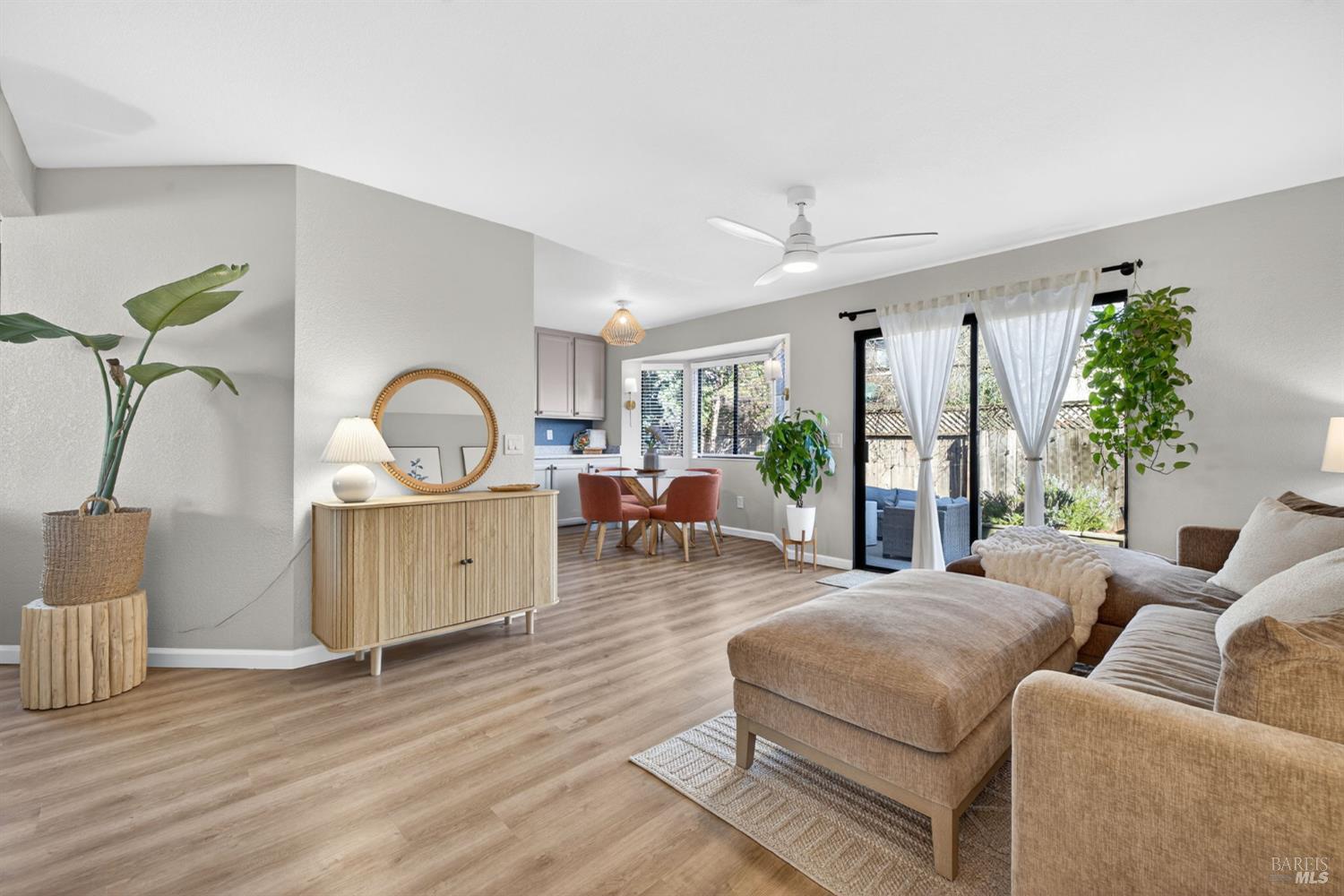 Detail Gallery Image 16 of 48 For 207 Othello Ct, Windsor,  CA 95492 - 4 Beds | 3 Baths