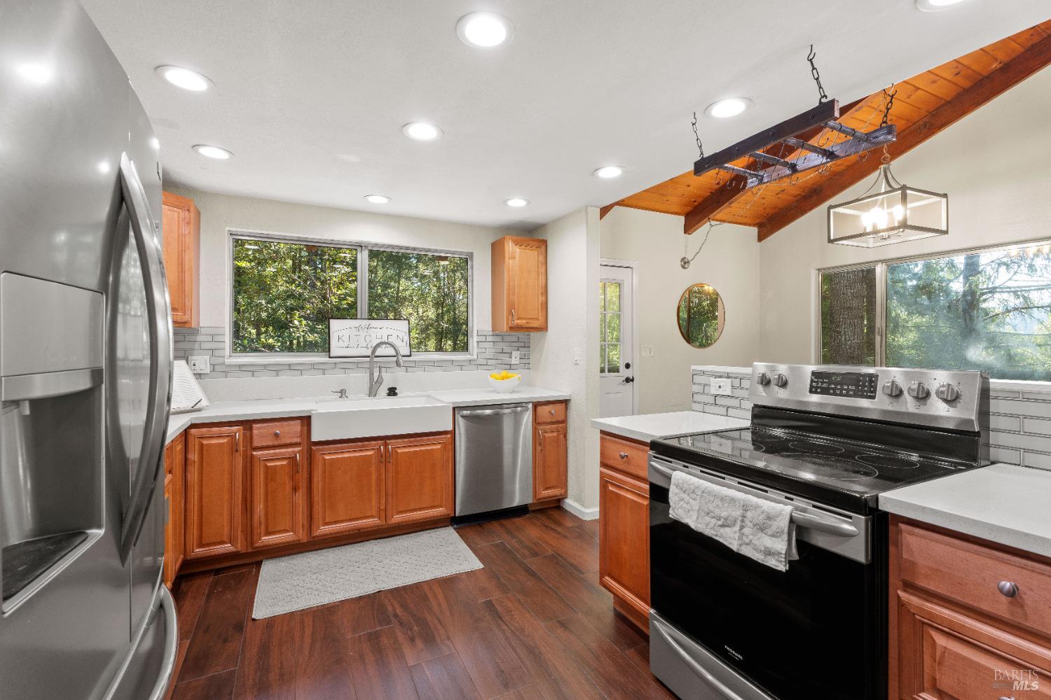 Detail Gallery Image 3 of 22 For 27214 Bear Dr, Willits,  CA 95490 - 4 Beds | 2 Baths