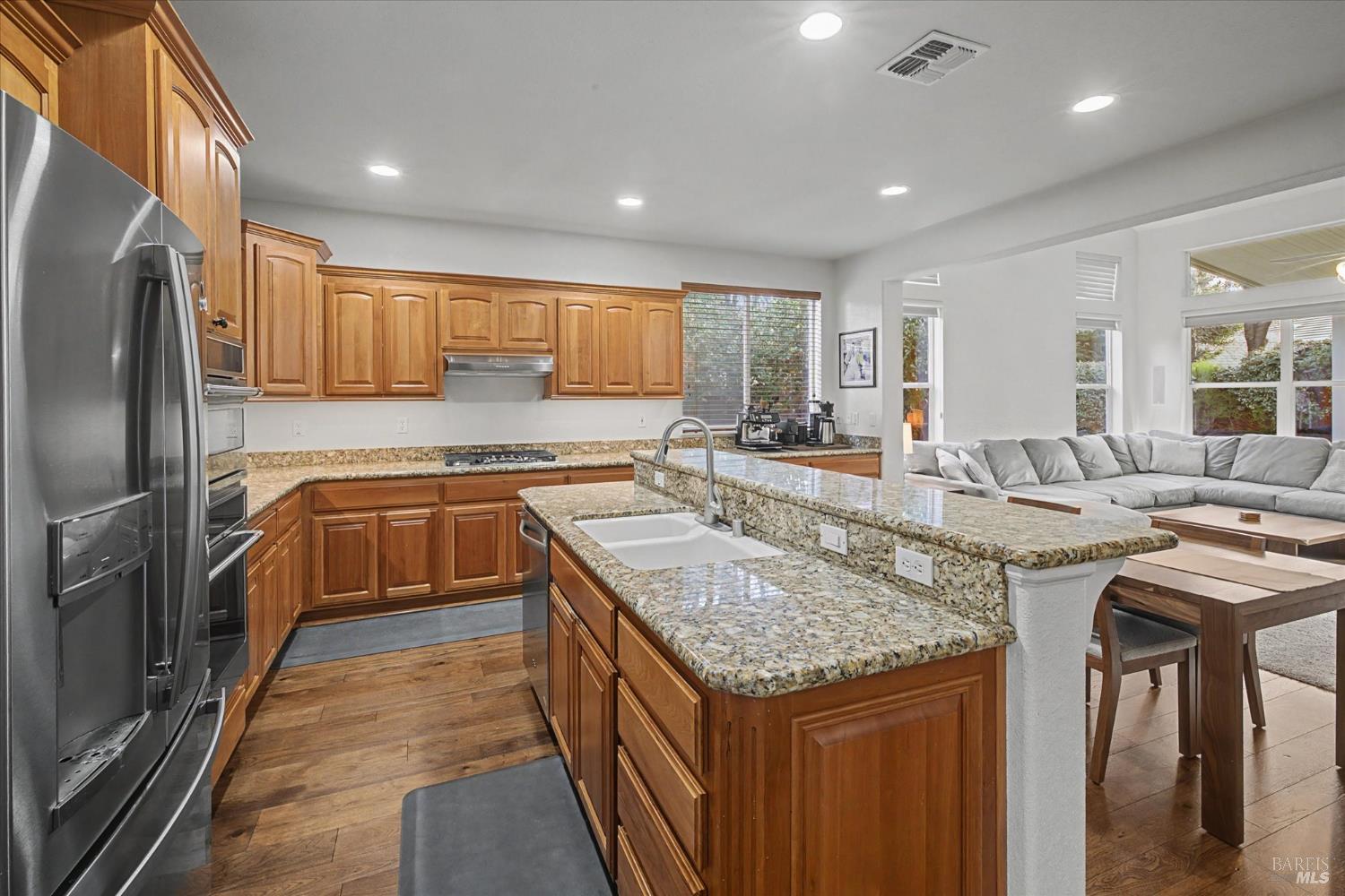 Detail Gallery Image 24 of 65 For 931 Zephyr Ln, Vacaville,  CA 95687 - 4 Beds | 2/1 Baths