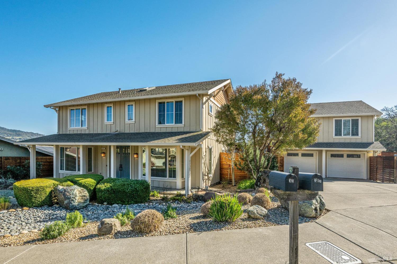 Detail Gallery Image 2 of 76 For 313 Sunrise Dr, Cloverdale,  CA 95425 - 5 Beds | 3/1 Baths