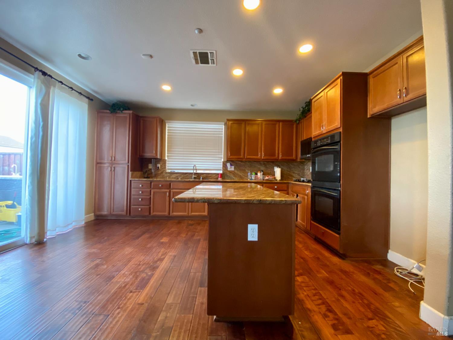 Detail Gallery Image 10 of 34 For 1844 Stockbridge Dr, Fairfield,  CA 94534 - 4 Beds | 4 Baths