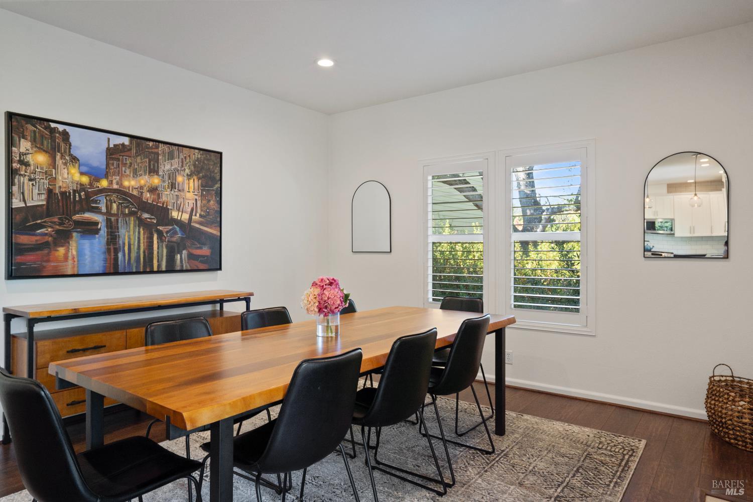 Detail Gallery Image 13 of 56 For 120 Eichten Ln, Penngrove,  CA 94951 - 4 Beds | 2/1 Baths