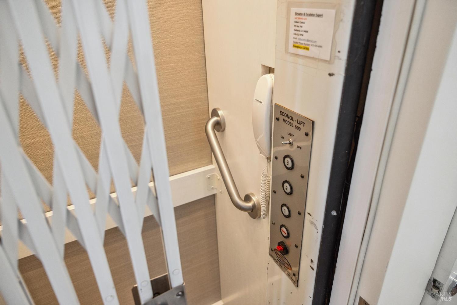 Detail Gallery Image 29 of 99 For 83 Mount Tiburon Rd, Tiburon,  CA 94920 - 6 Beds | 5/1 Baths