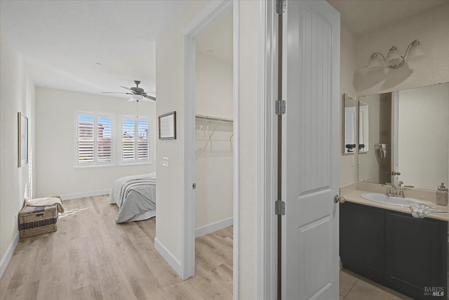 Detail Gallery Image 29 of 73 For 685 Elderberry Loop, Vacaville,  CA 95688 - 5 Beds | 4/1 Baths