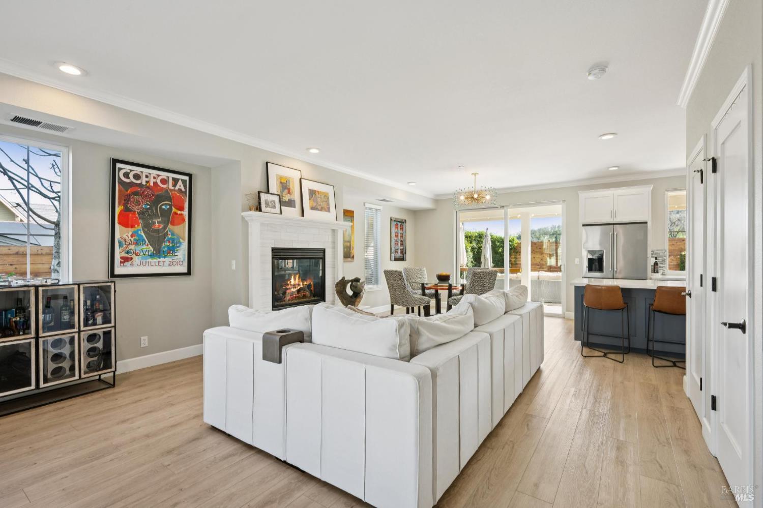 Detail Gallery Image 9 of 76 For 313 Sunrise Dr, Cloverdale,  CA 95425 - 5 Beds | 3/1 Baths